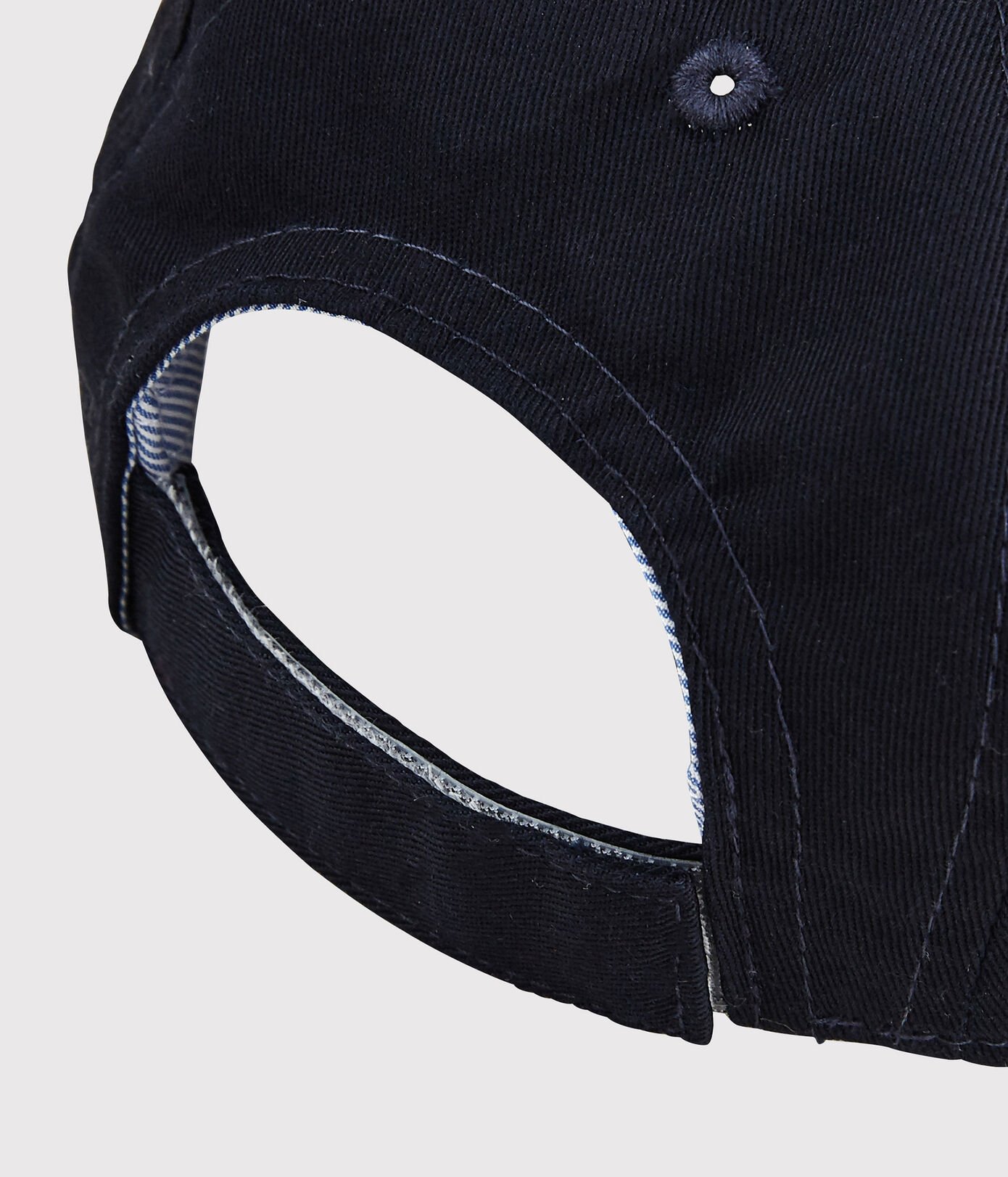 Casquette avec badge en bouclette bébé garçon