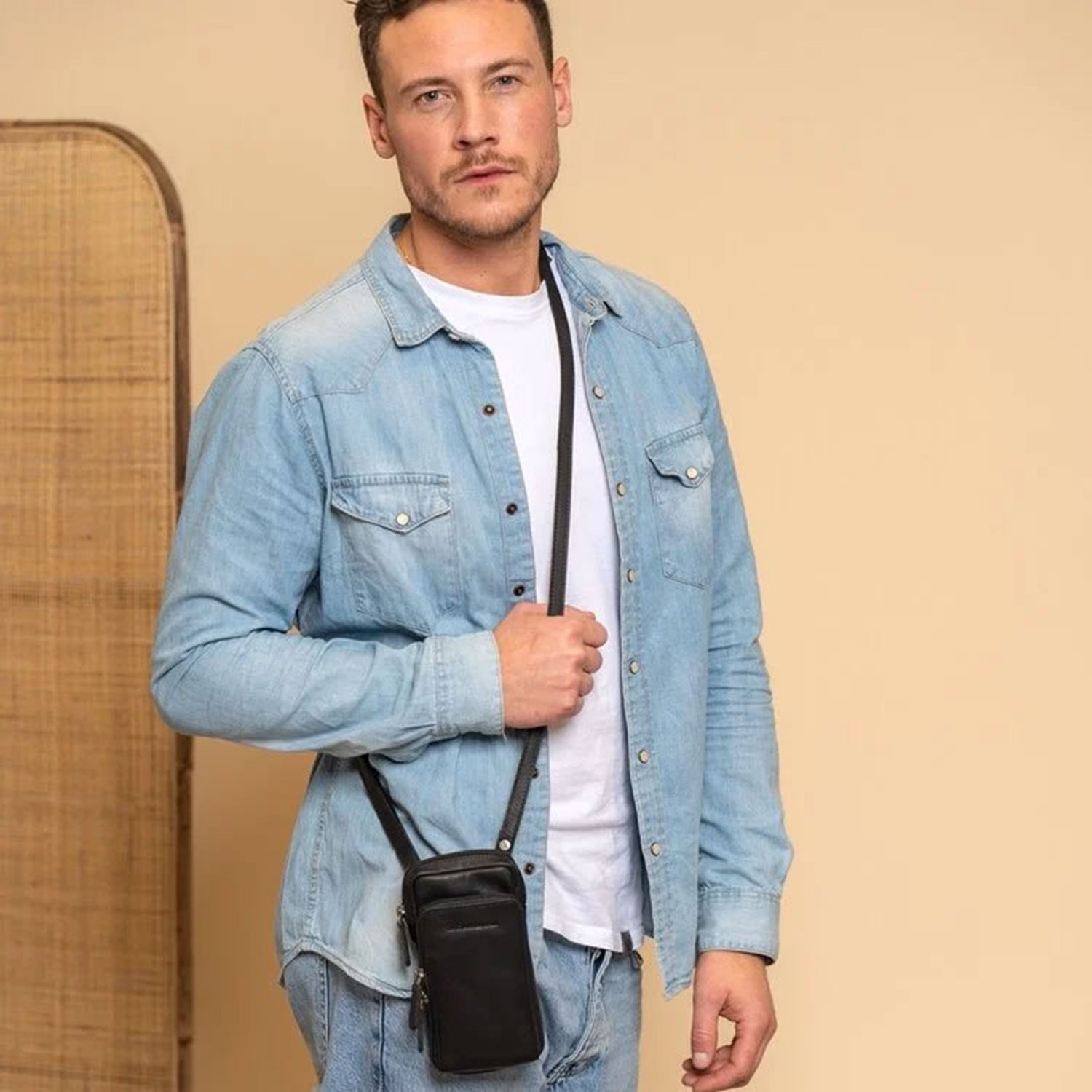 The Chesterfield Brand Valdes Telephone Bag brown
