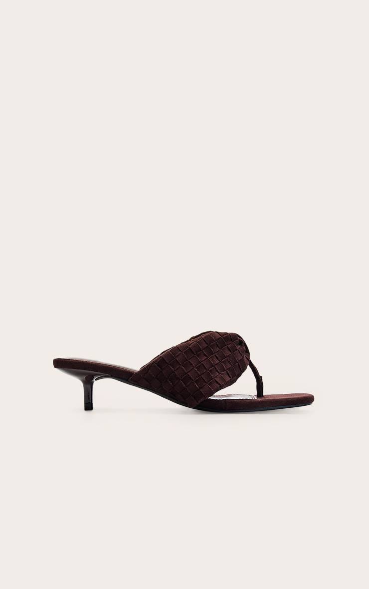 Chocolat Mules À Talon En Synthétique Tressée Avec Bride Entre Les Orteils