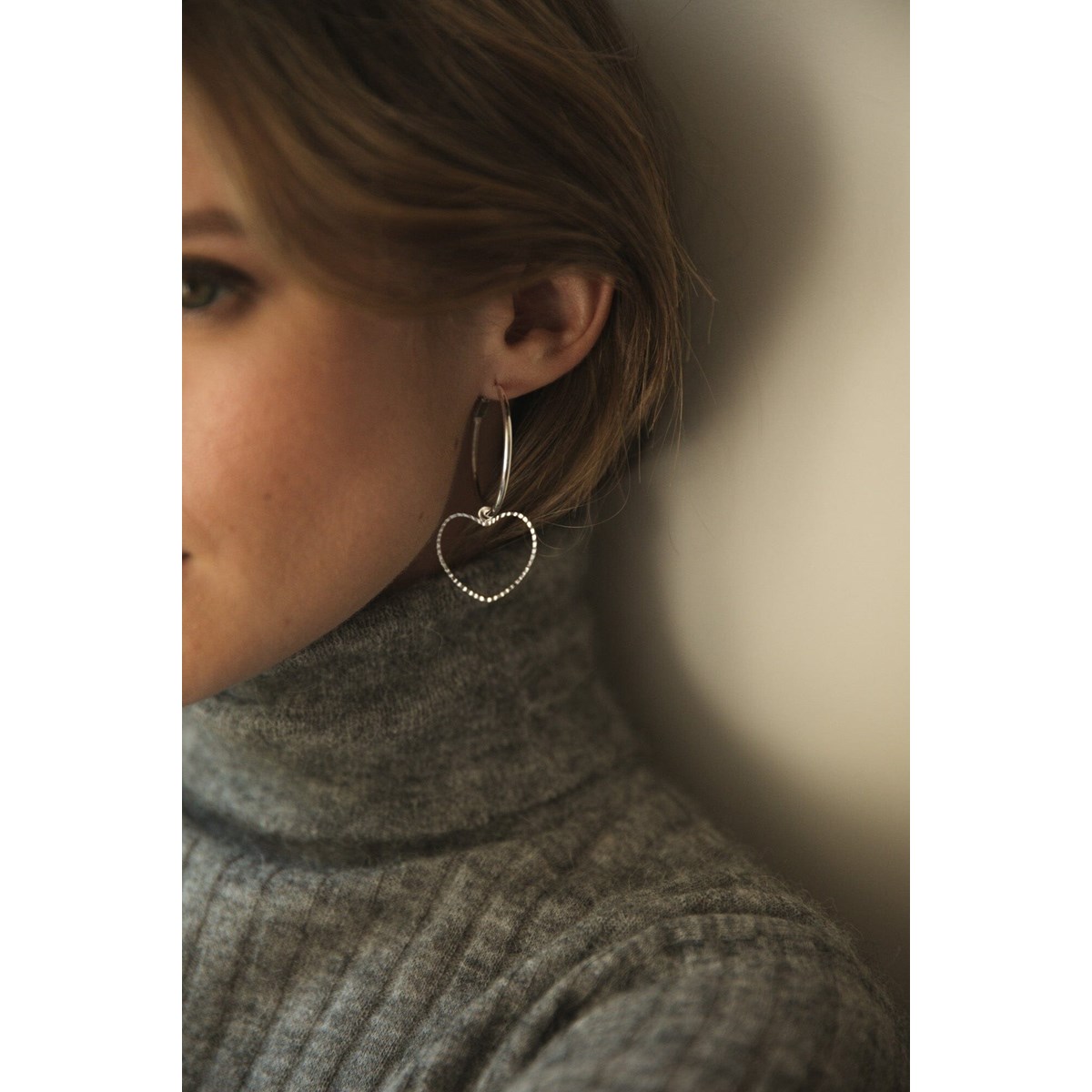 petites boucles d'oreilles créoles coeurs plaqué argent - AURA