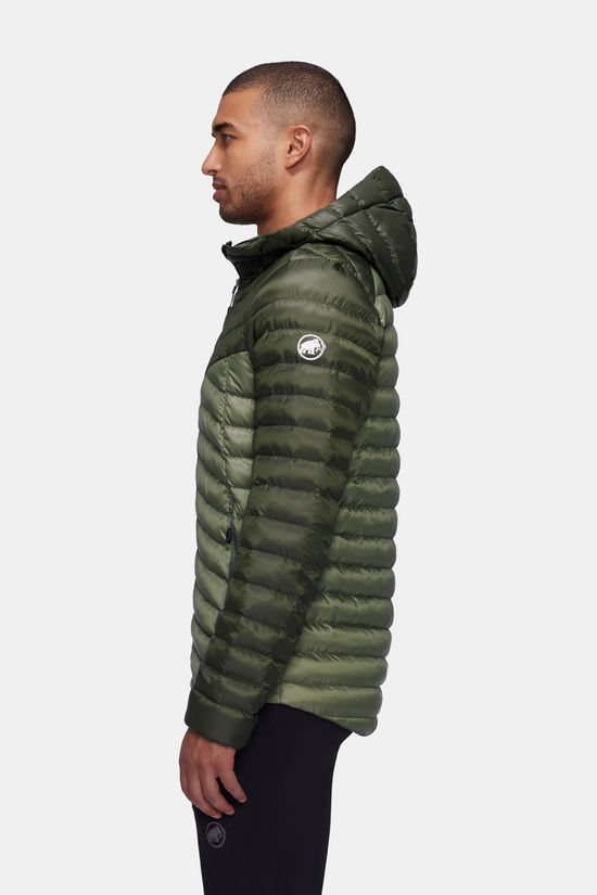 Mammut Mammut Albula In Hooded Isolatiejas