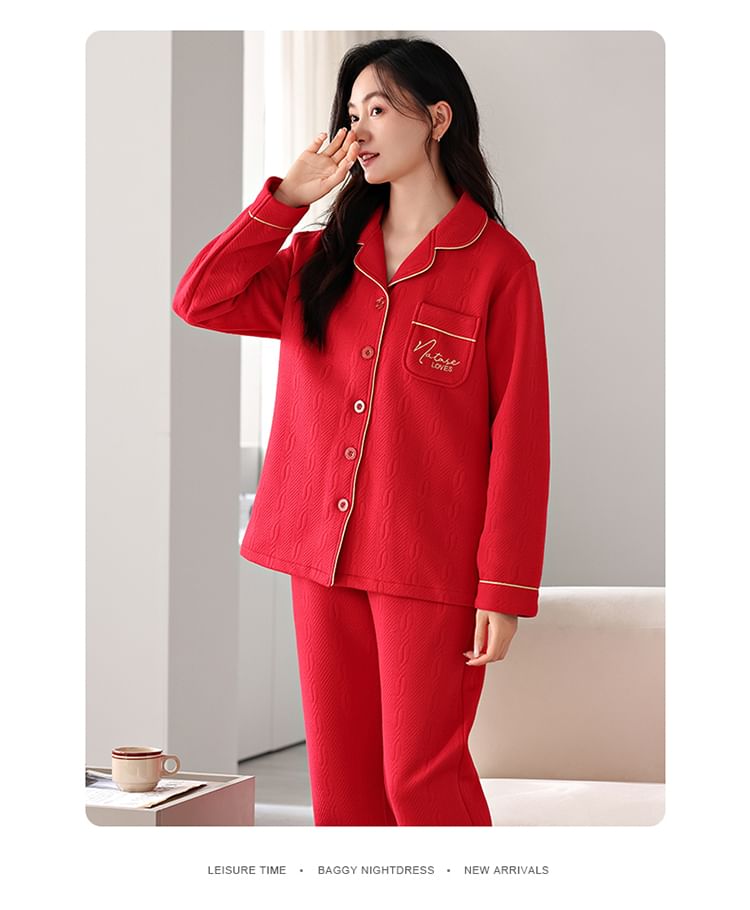Jeony - Pyjamaset: shirt met lange mouwen en geborduurde letters + broek