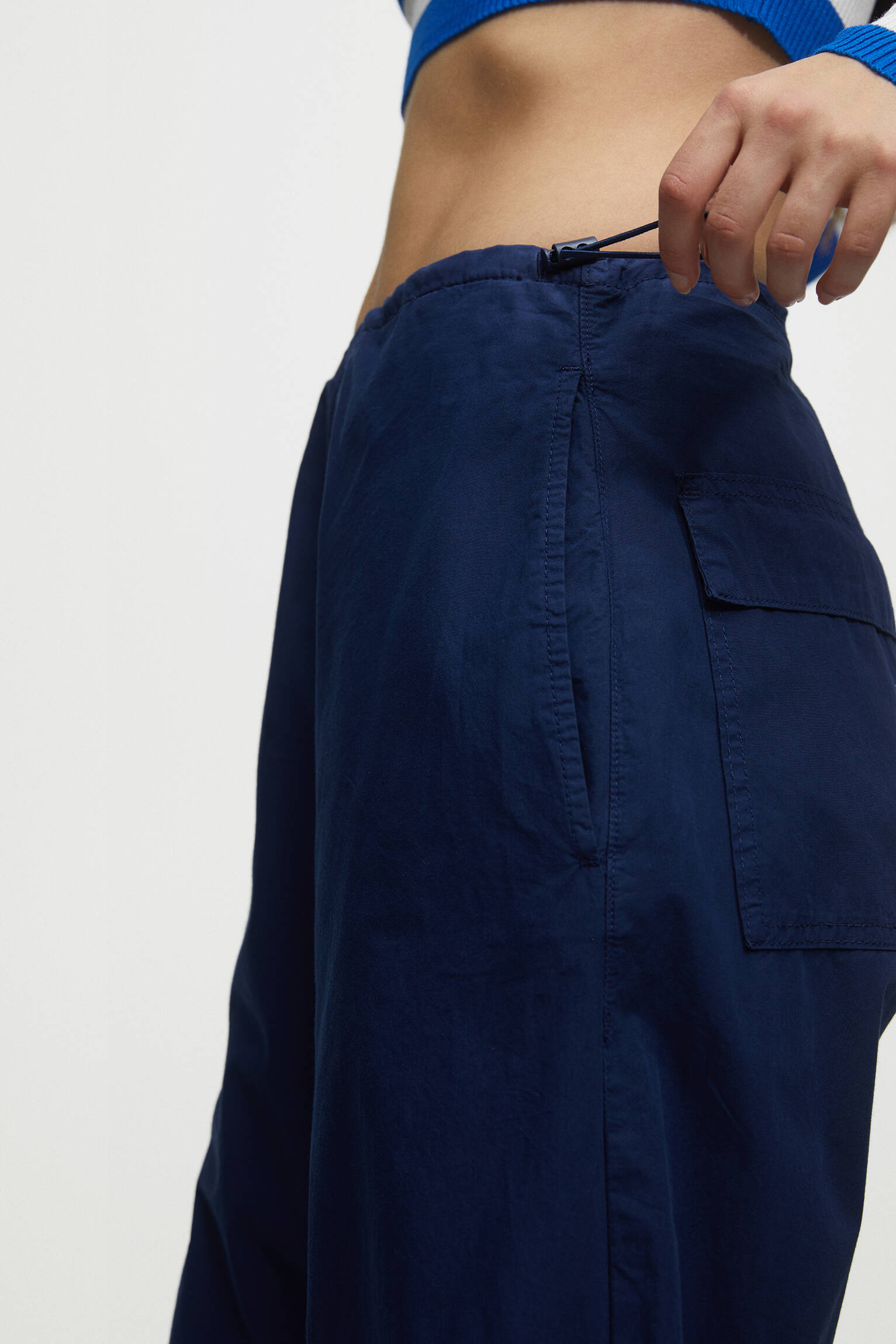 Calça Parachute de Corte Solto - Azul