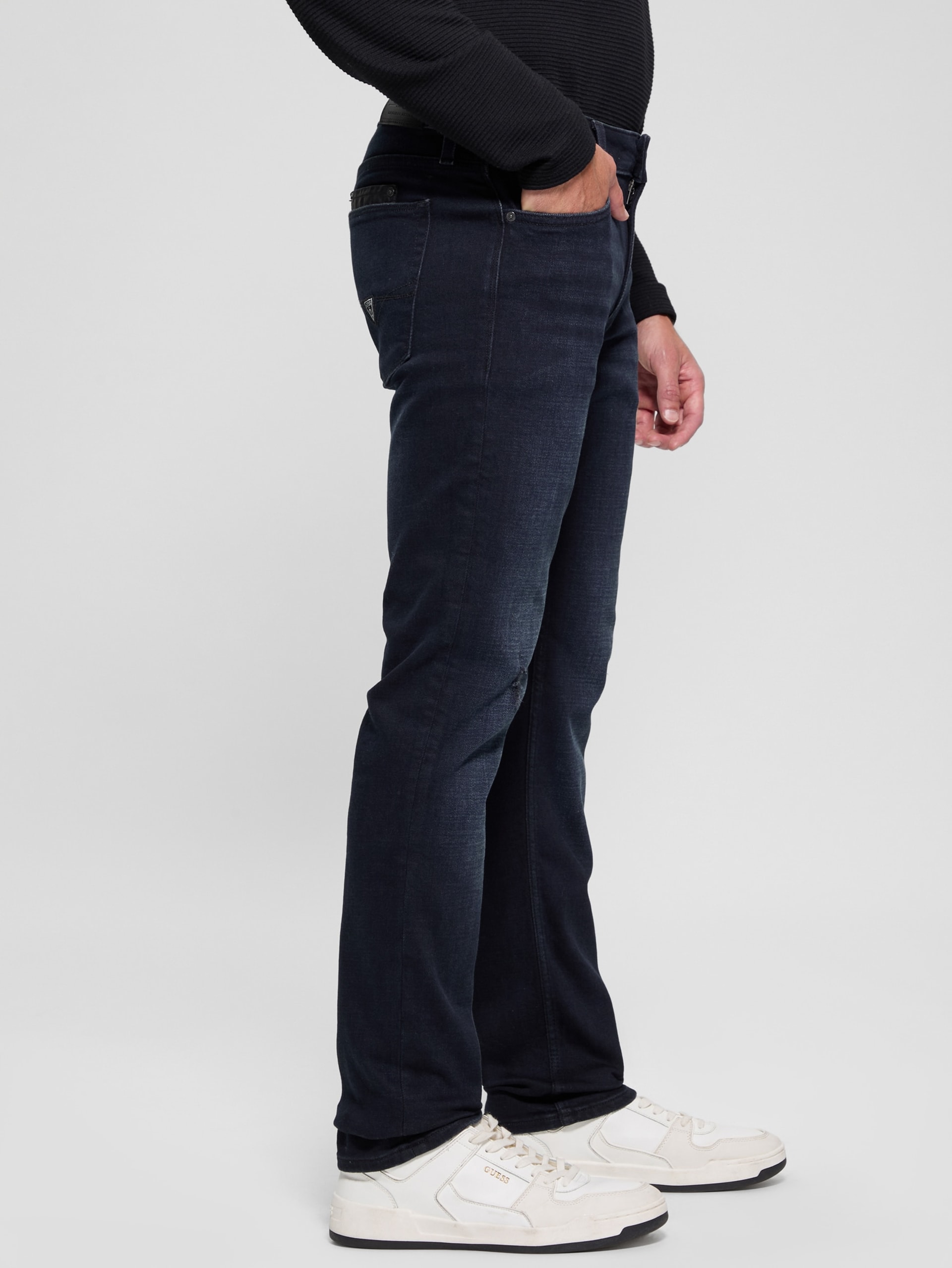 Calça jeans Eco Finnley com efeito desgastado e corte afunilado