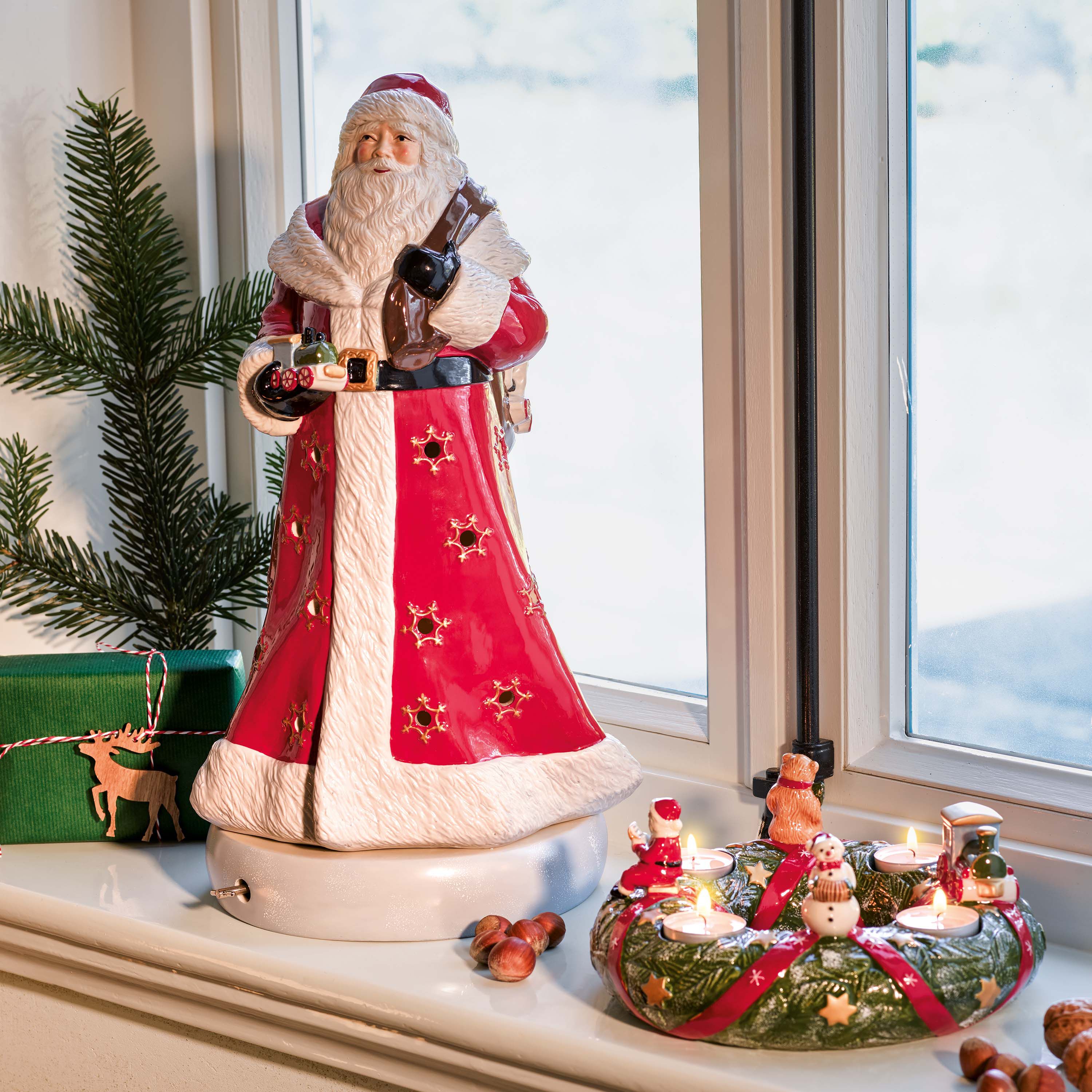 Christmas Toy's Christmas music box White, 9.1'' x 9.8'' x 18.1'', porcelain