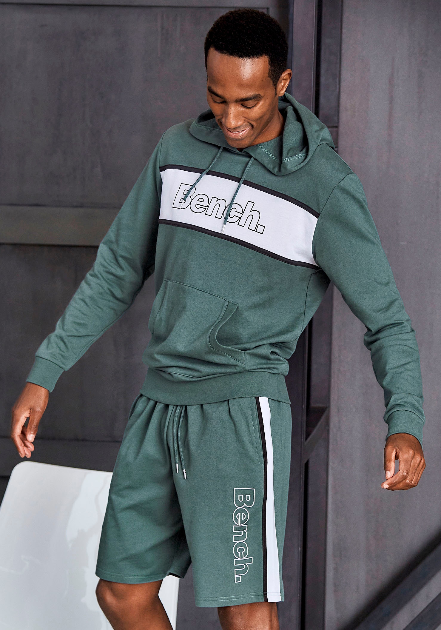 Bench. Loungewear Sweatshorts  mit seitlichen Taschen