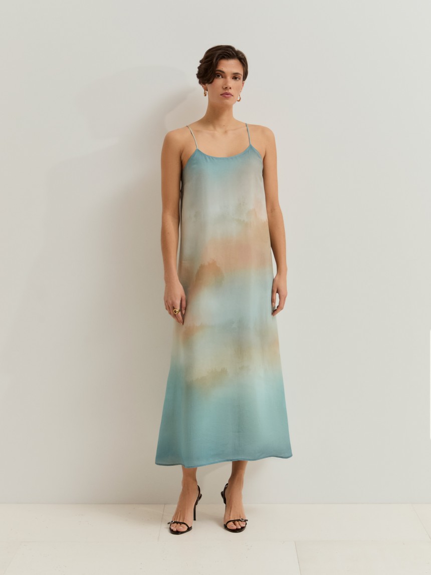 Vestido de alças estampado em liocel