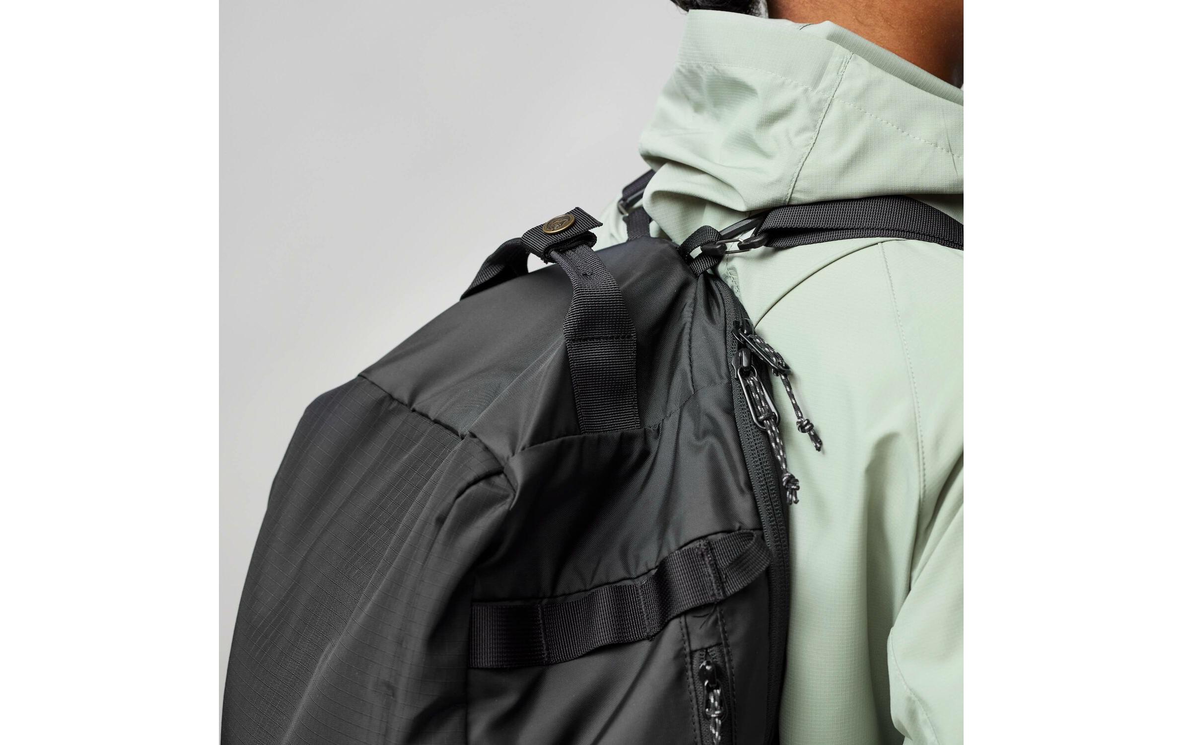 Duffle Bag High Coast Duffel 22 SchwarzLeichte und vielseitige Tasche mit verschiedenen Tragemöglichkeiten