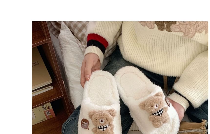 ZORI - Fleece pantoffels met beeraccent