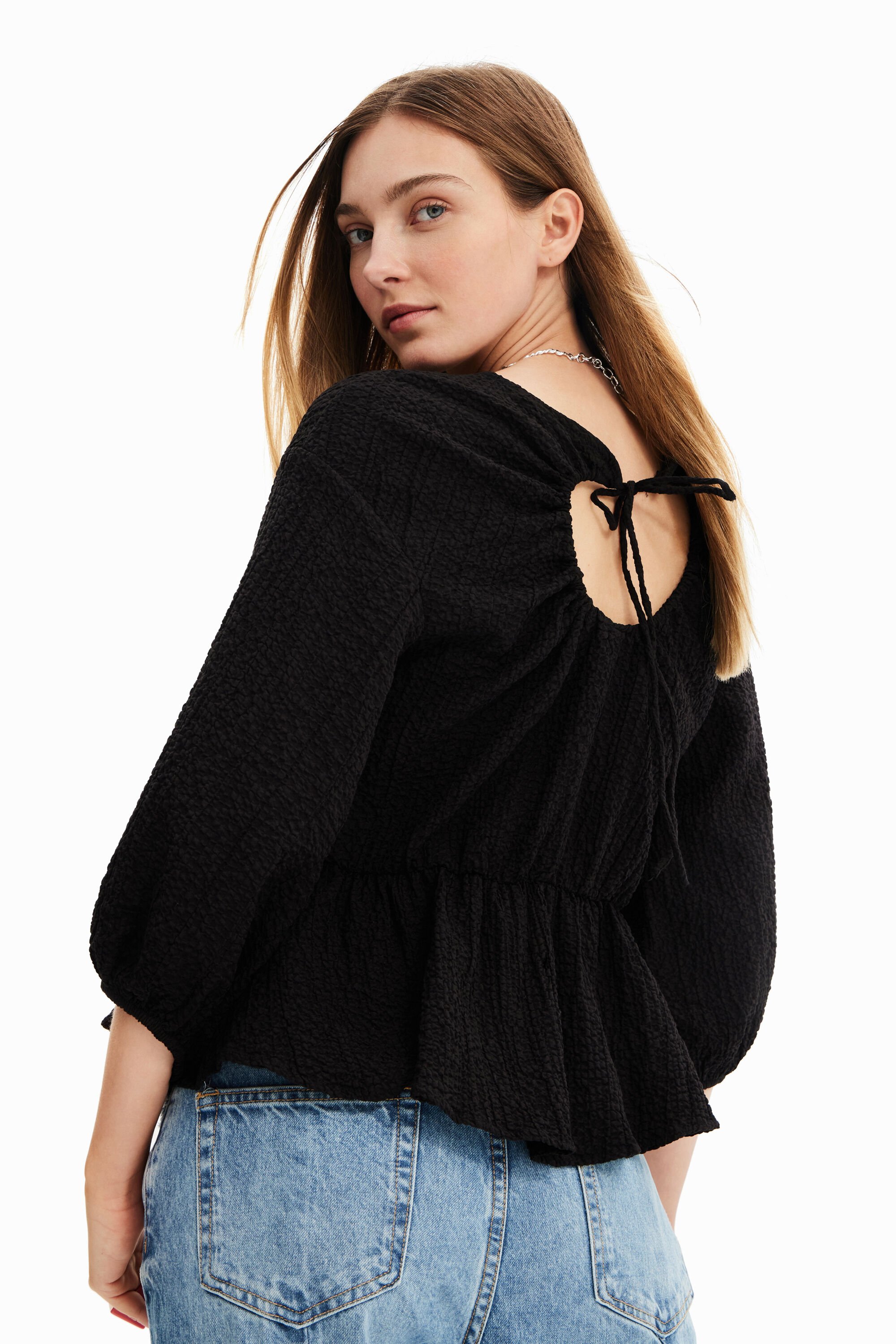 Blouse découpe texture
