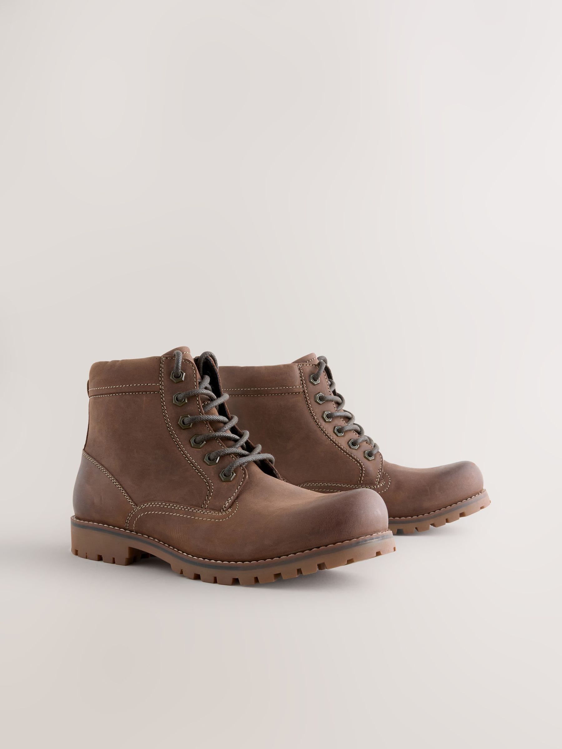 Bruin - Tall Rugged Leather Boots