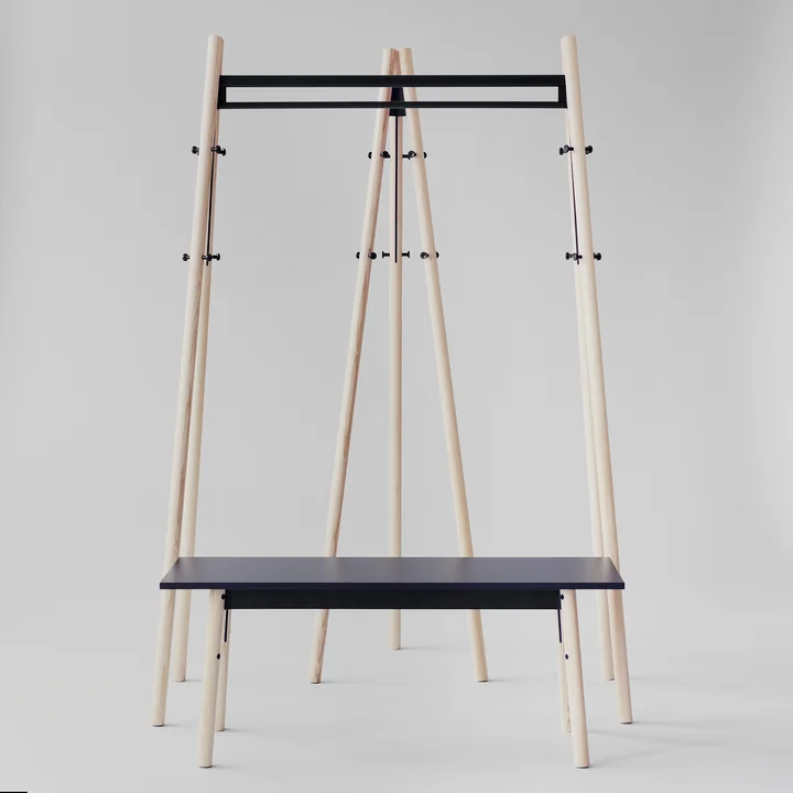 Artek - Kiila Kleiderständer, Esche natur / schwarz