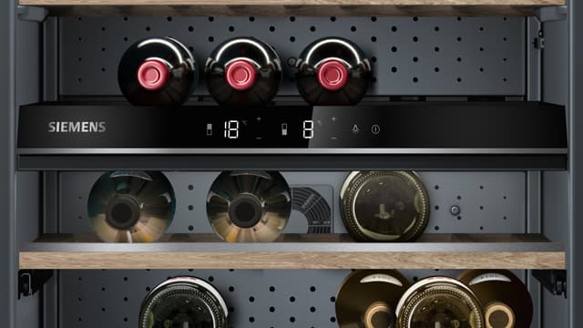 Siemens Vinopbevaring KW16KATGA (sølv)