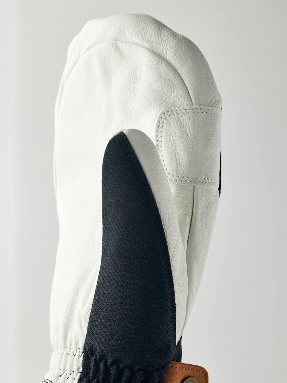 Voss CZone Mitt Black/Cork
