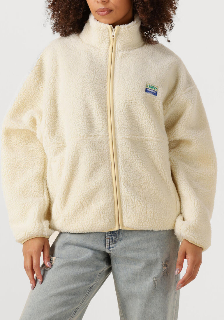 ecru american vintage faux fur jas hoktown woman