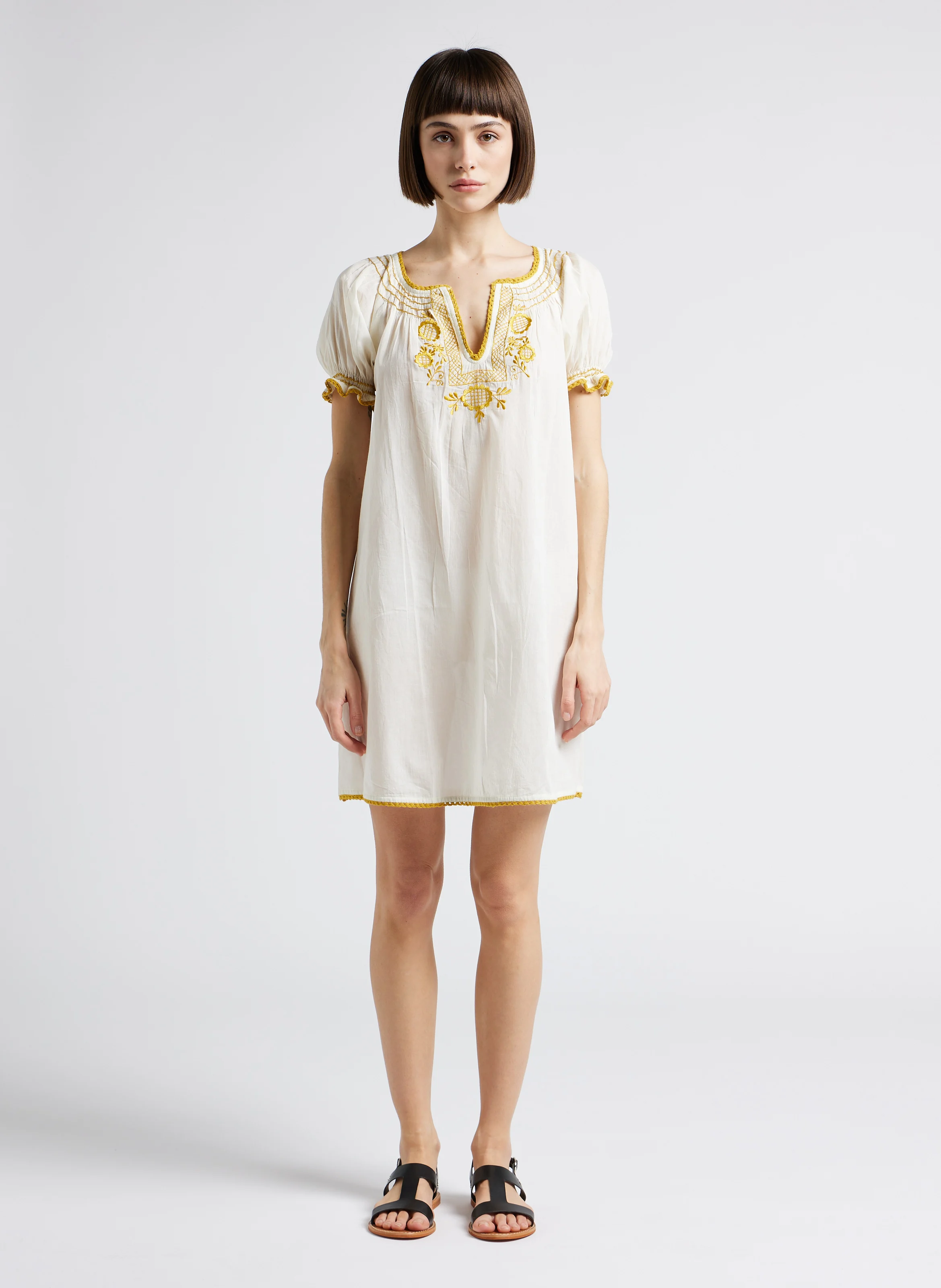 ZOE - Robe courte brodée col tunisien en coton | Blanc