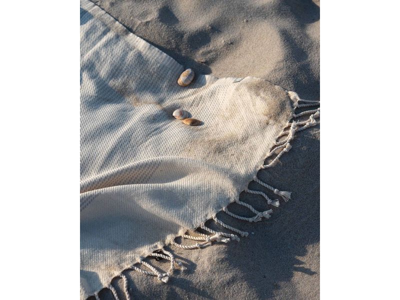 Urbanara Strandtuch Bolu 95 x 180 cm, Hellgrau / Naturweiss Badetuch