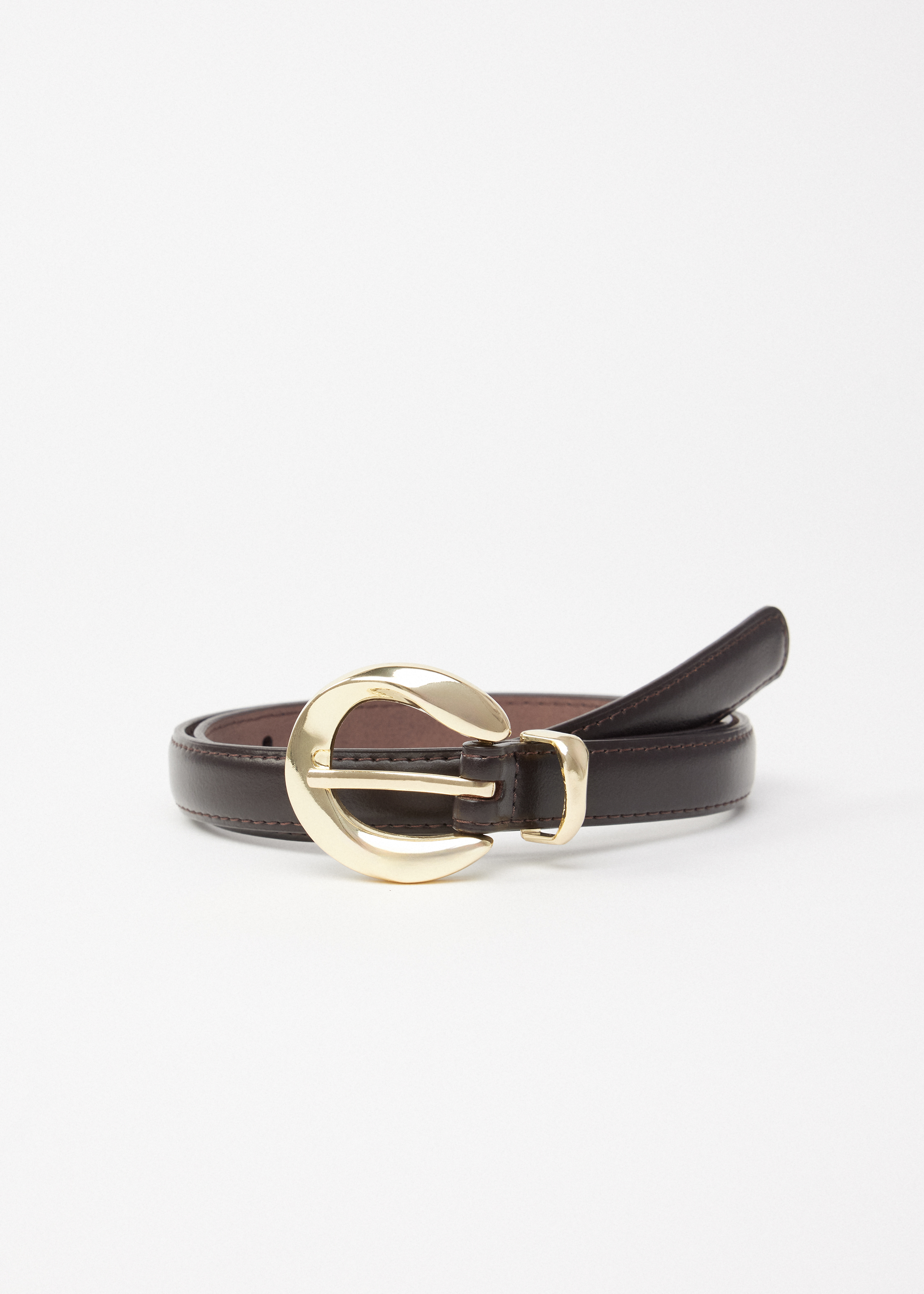 Leren riem met gouden gesp