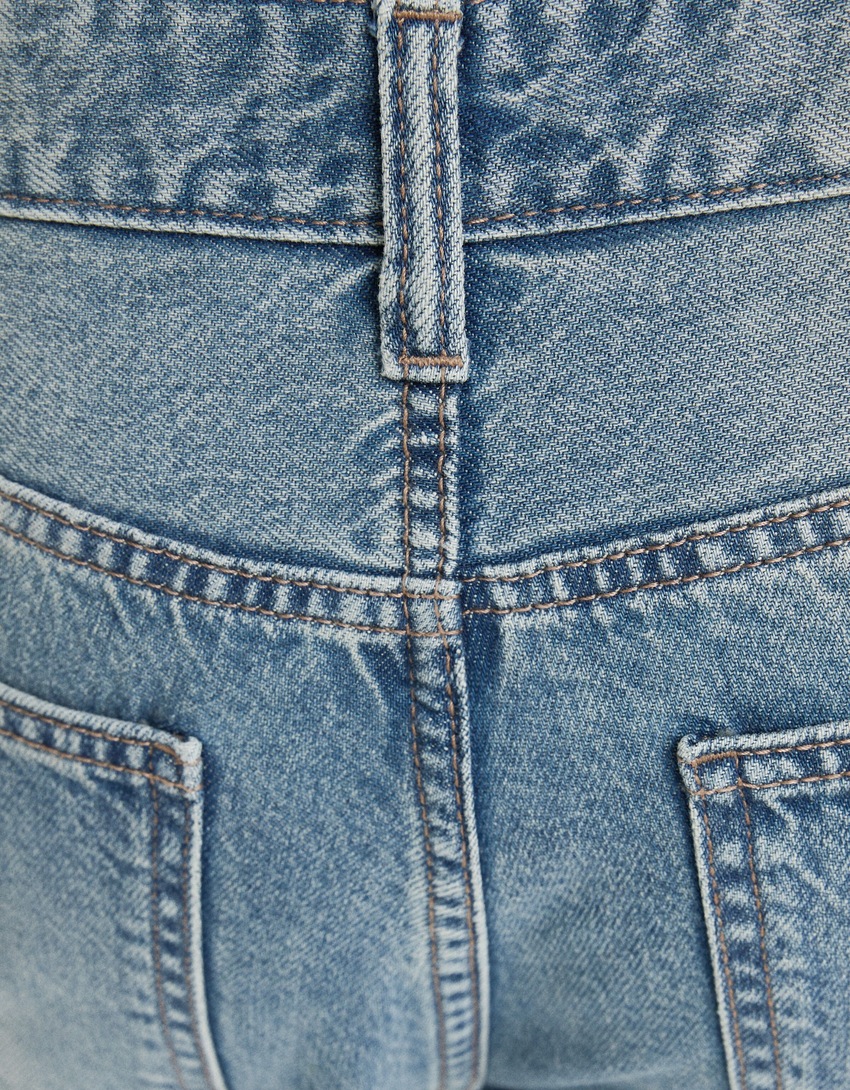 calça jeans de perna larga