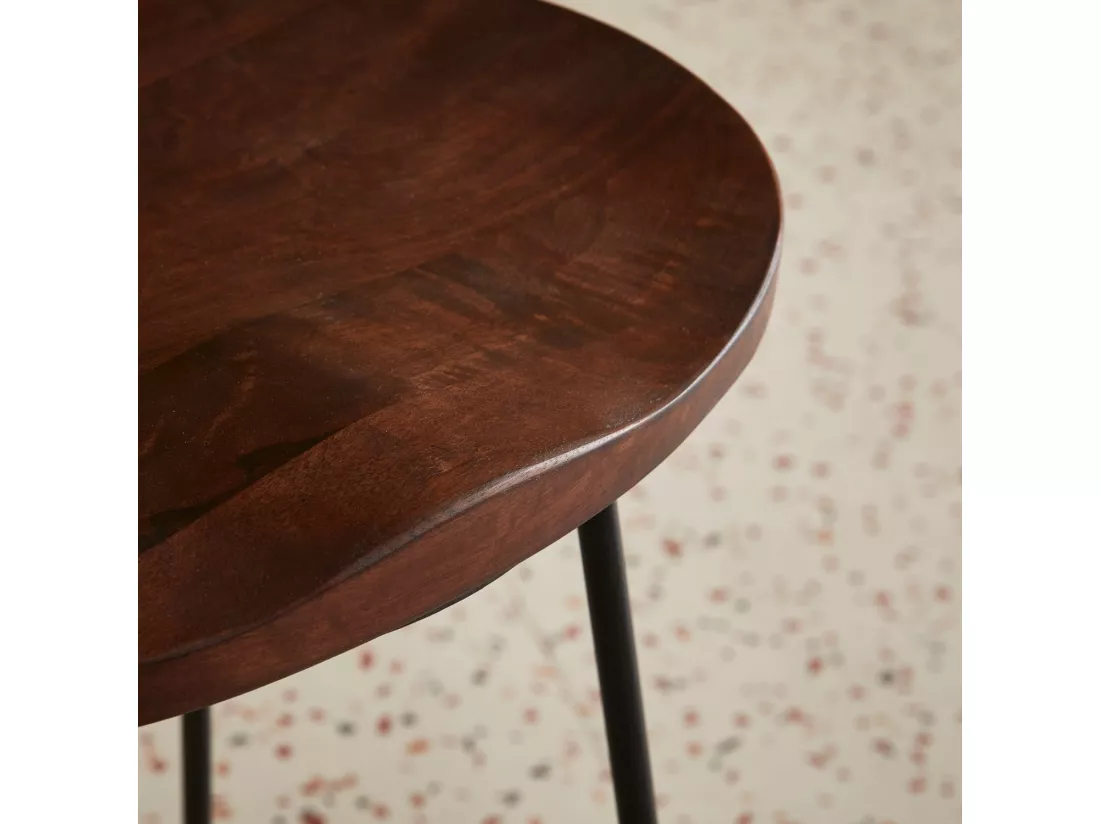 Lot de 4 tabourets de bars bois de manguier teinté noyer et acier. avec repose pieds. 65cm