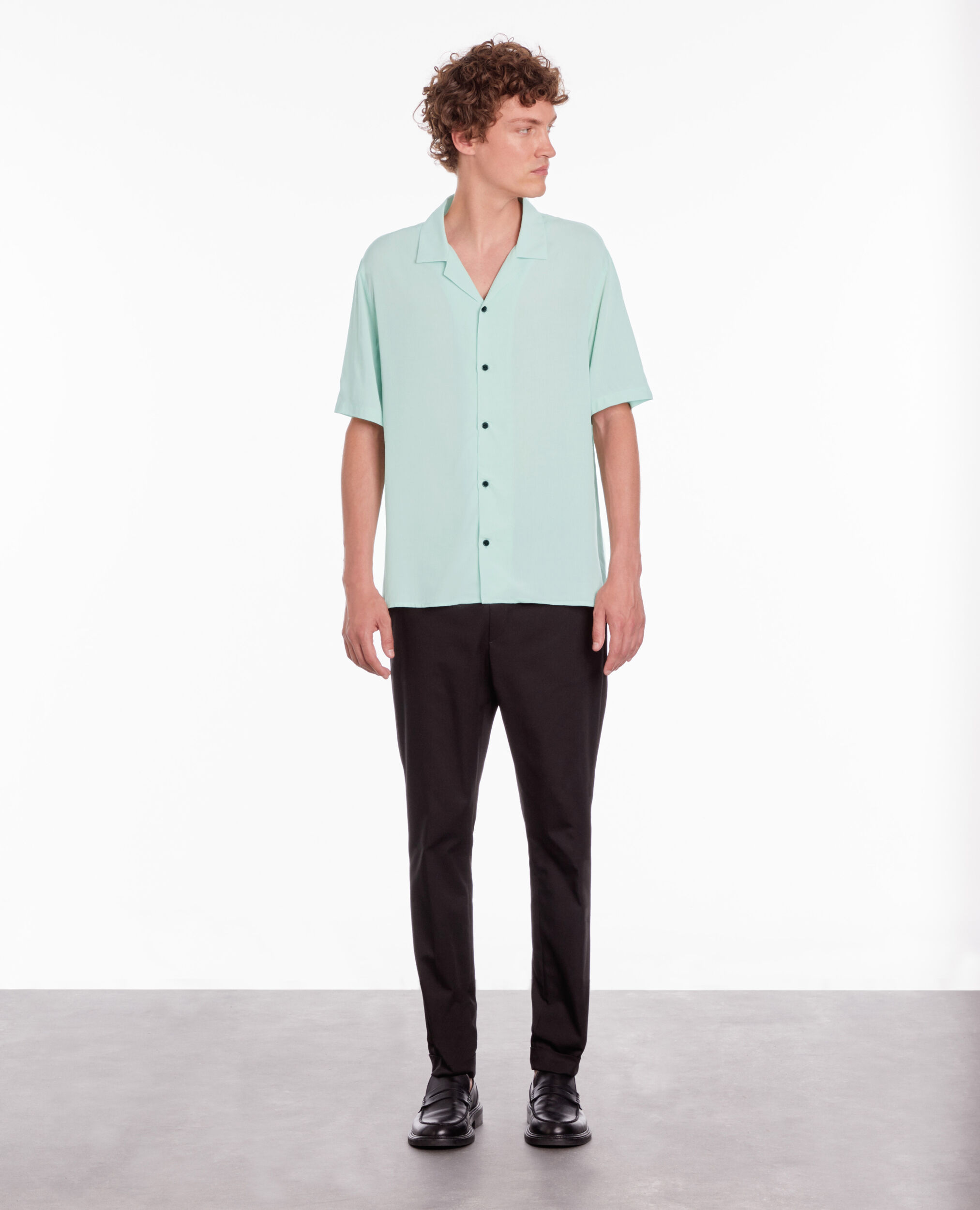 Chemise verte manches courtes