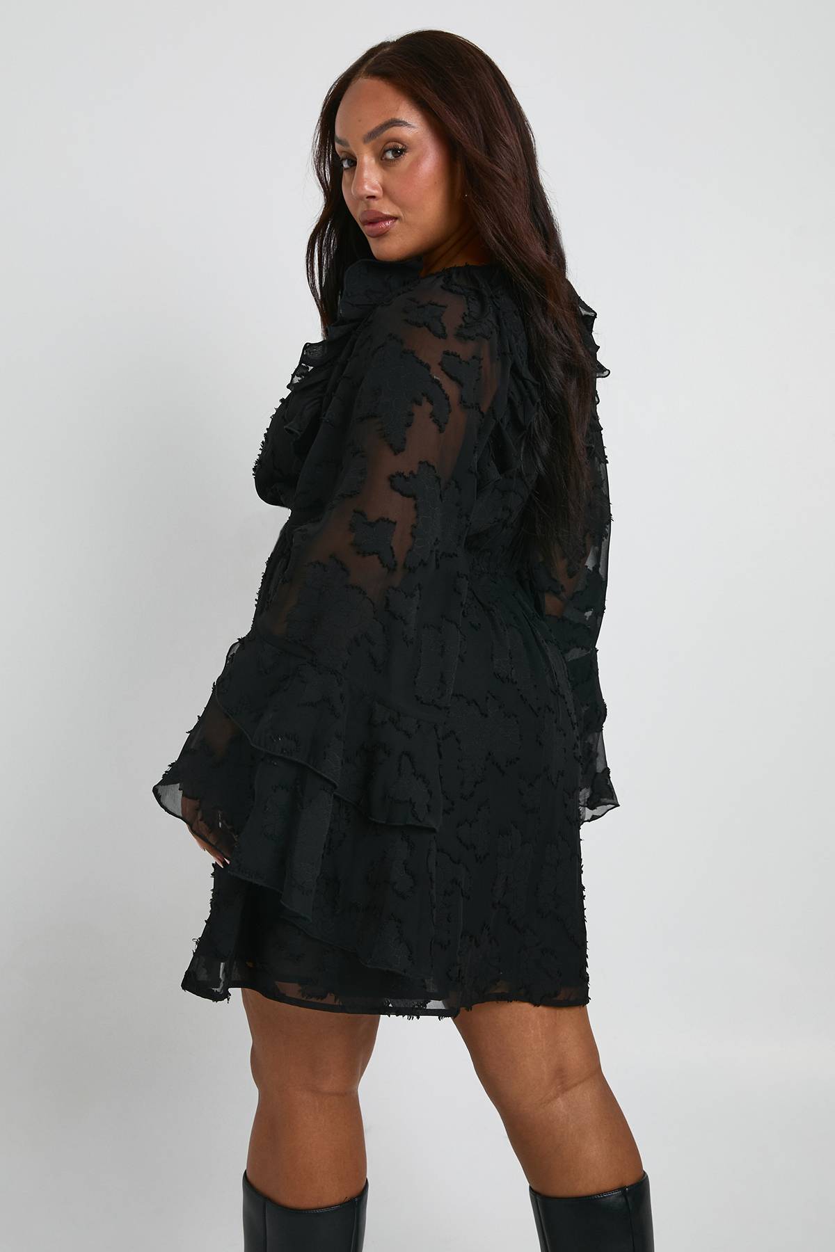 boohoo Robe Smock À Volants Motif Floral Dévoré Grande Taille