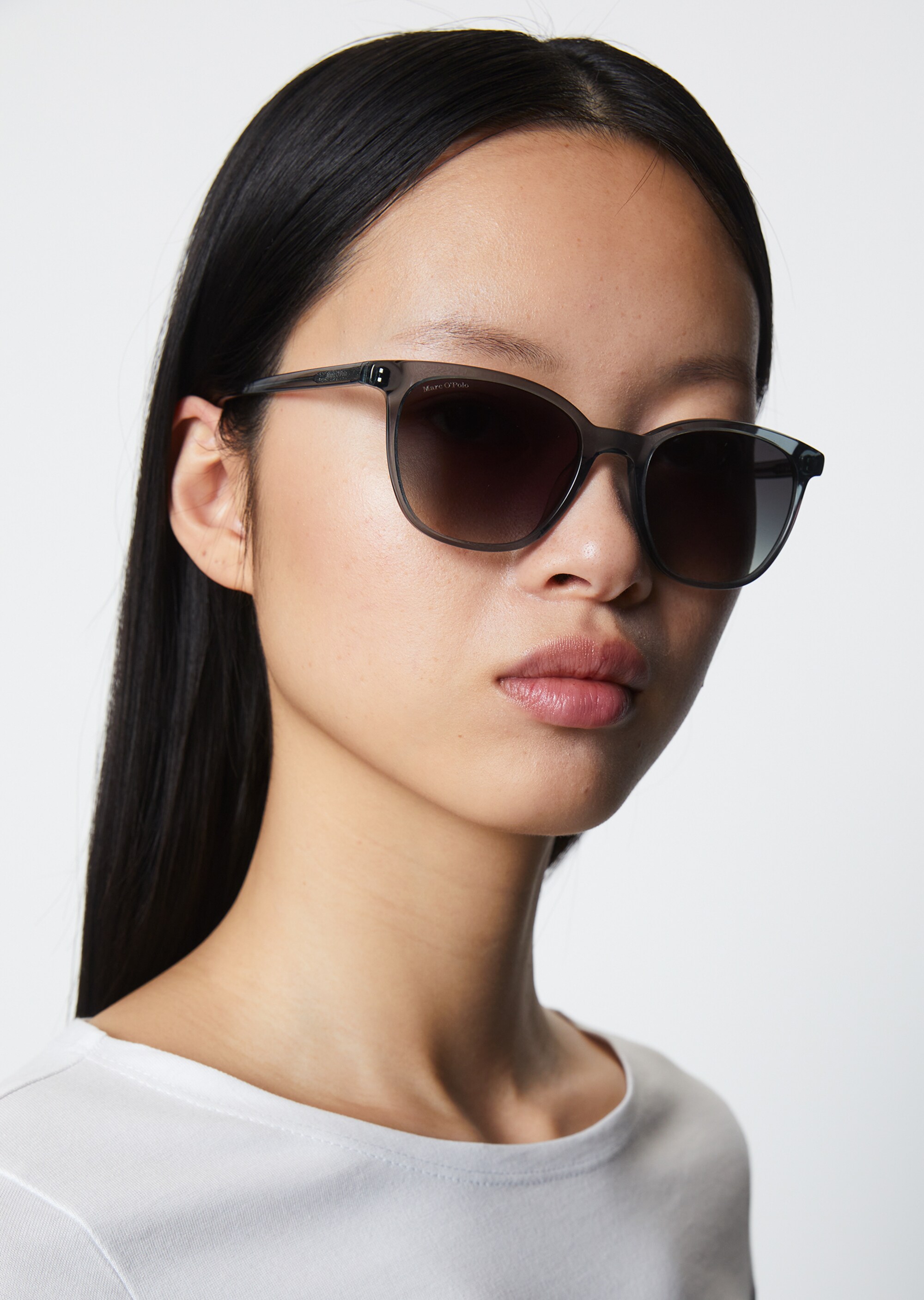 Damen-Sonnenbrille mit getönten Gläsern