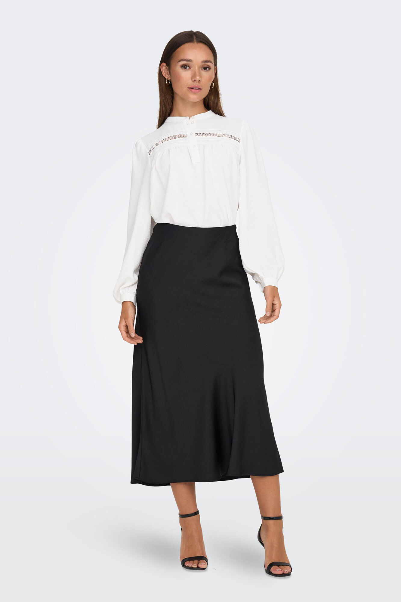 Blusa de renda de mangas compridas