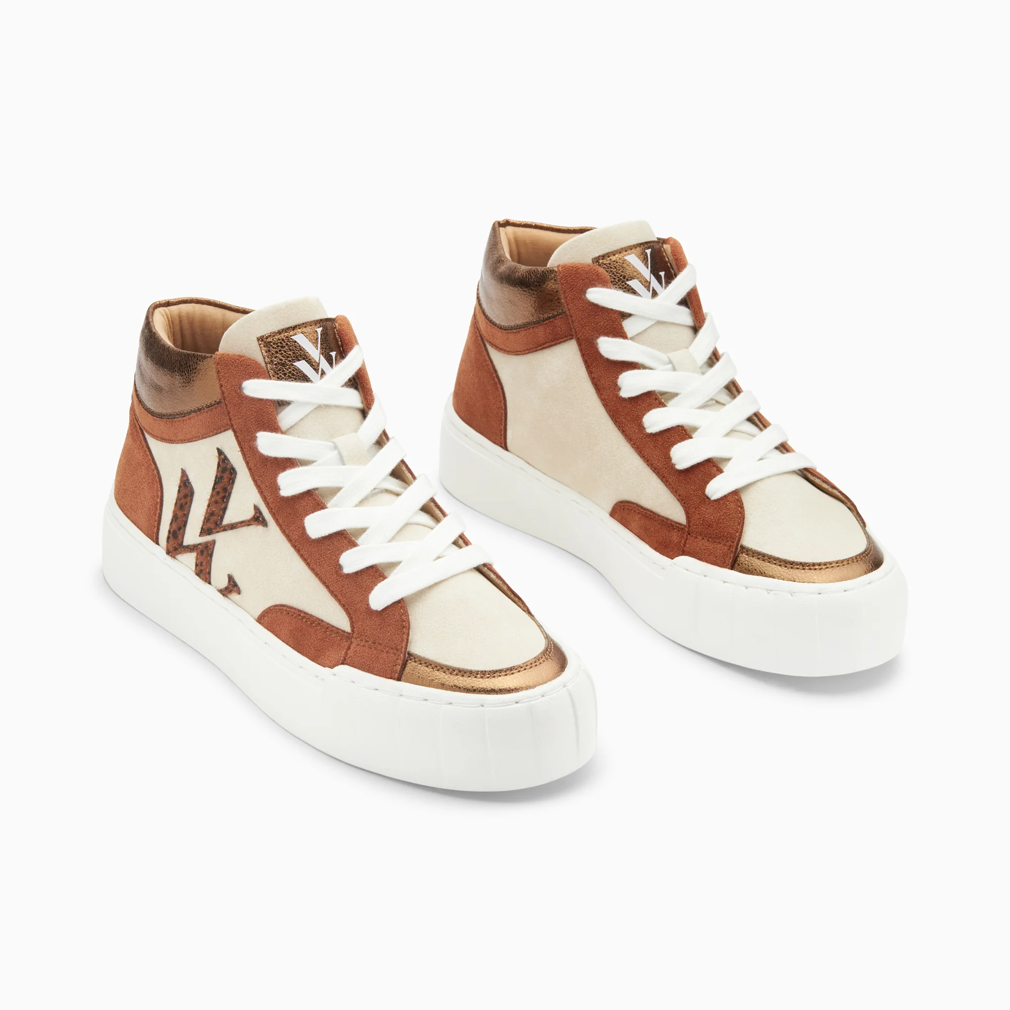 Sneakers-Baskets monogramme Suzie montantes beige et camel à lacets