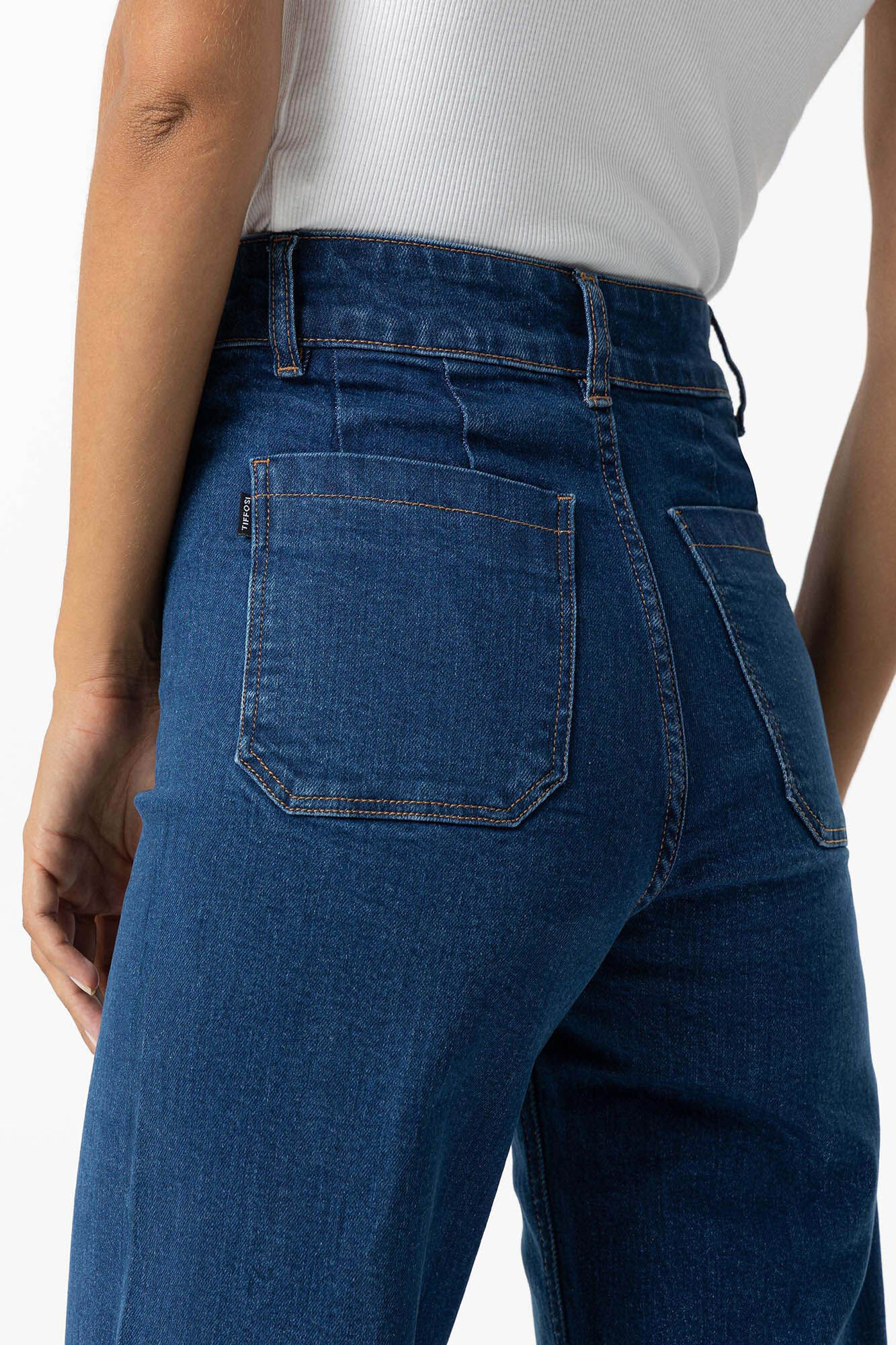 Calça jeans reta de cintura alta