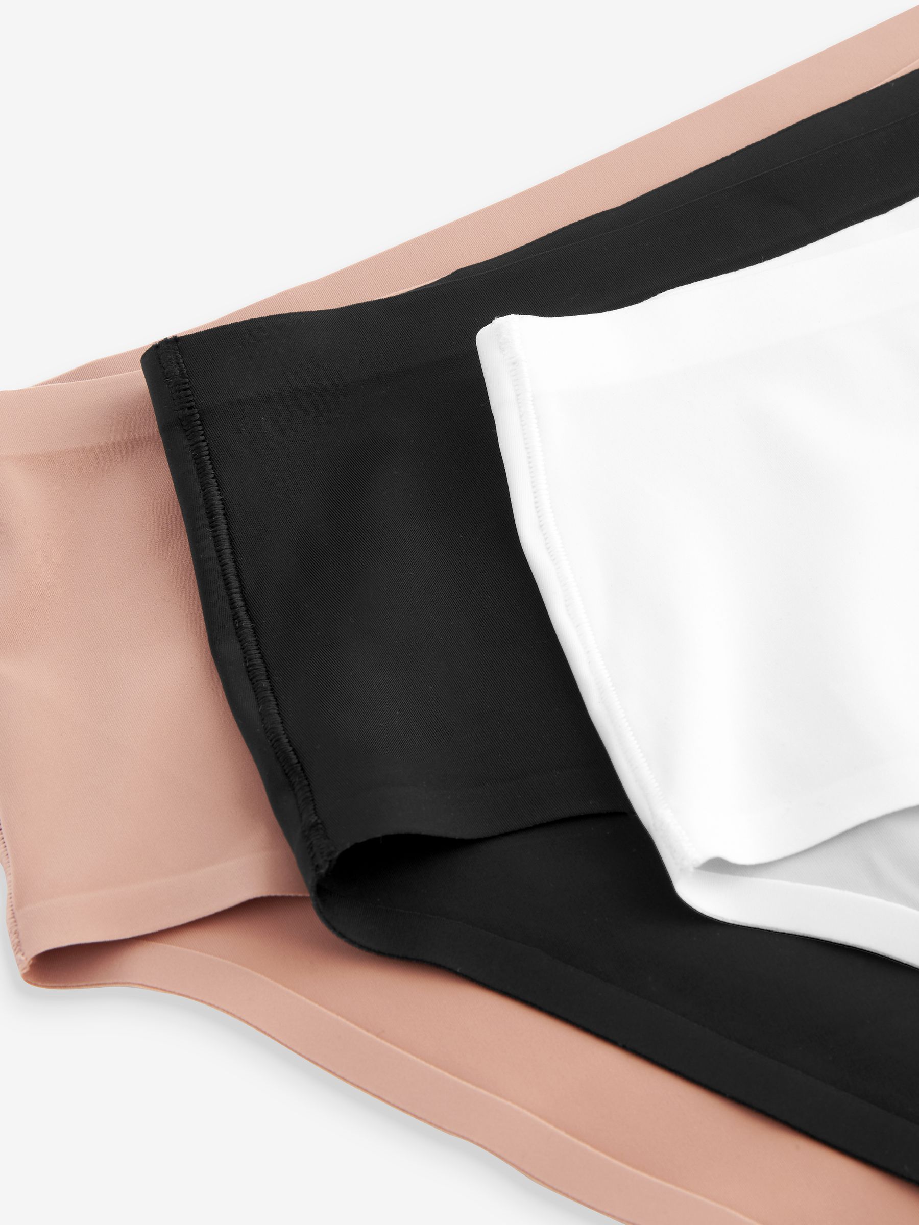 Zwart/wit/praline huidskleur - Geen zichtbare onderbroeklijn comfortabele slips verpakking van 3