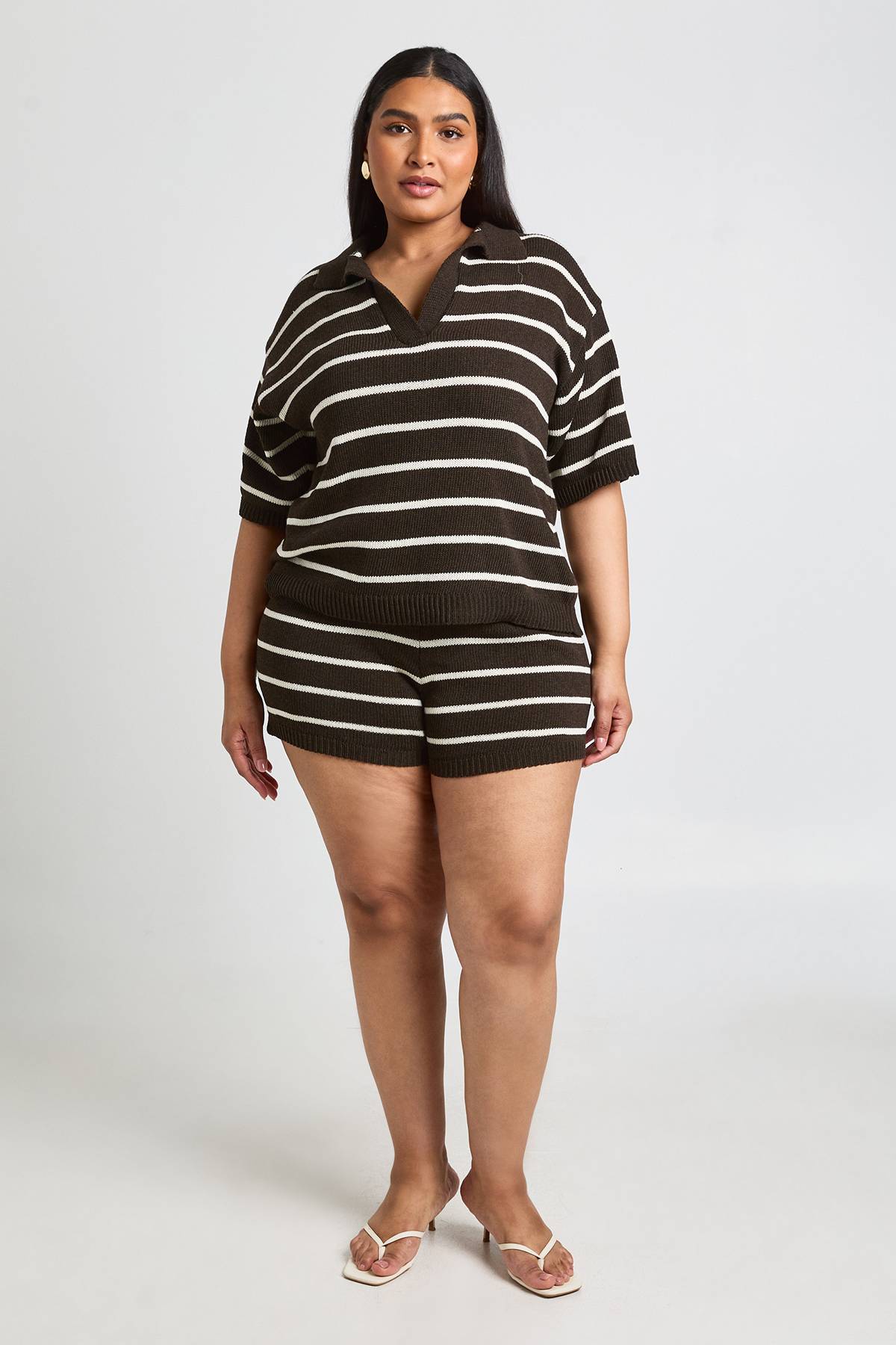boohoo Short De Plage À Rayures En Maille Grande Taille