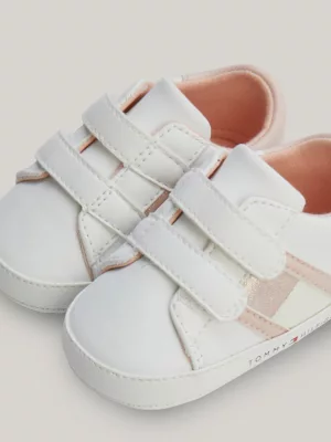 Sapatos com fecho de velcro