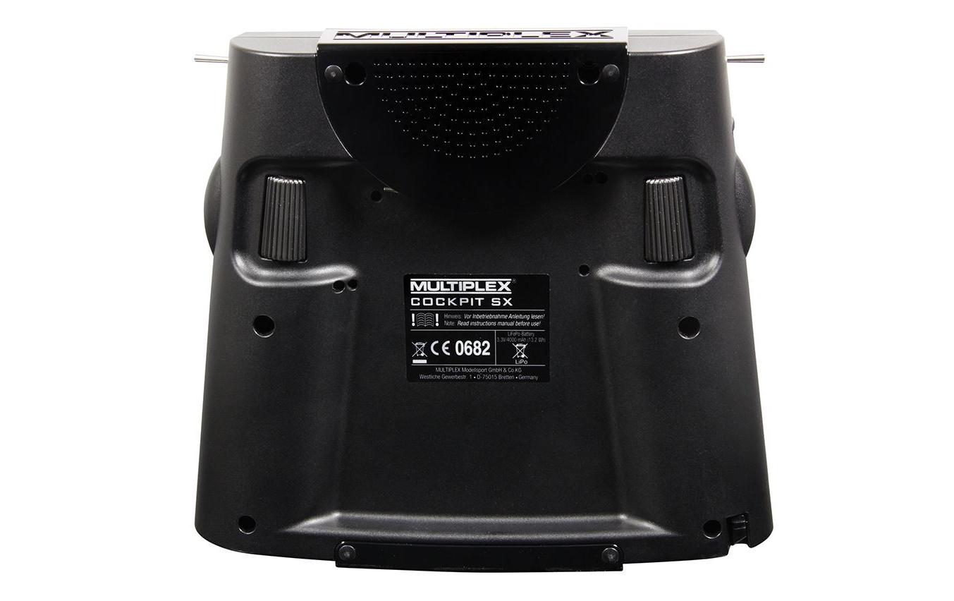 Fernsteuerung Cockpit SX 9 M-Link mit RX-9-DR Empfänger<br>M-Link 9-Kanal Sender der oberen Mittelkasse mit Telemetrie