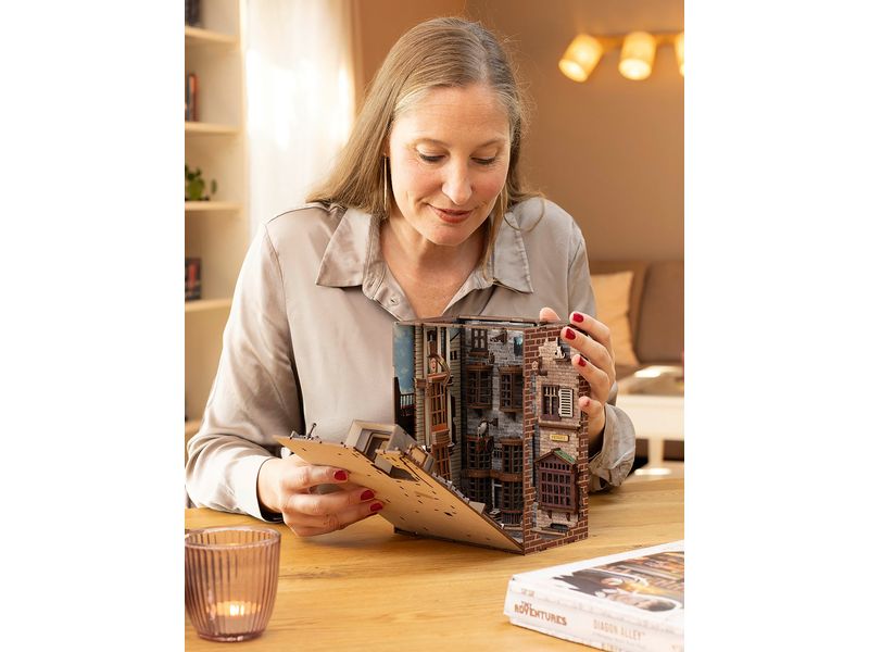 Revell Bausatz Diagon Alley Harry Potter Holzbausatz mit LED-Beleuchtung und Berührungssensor