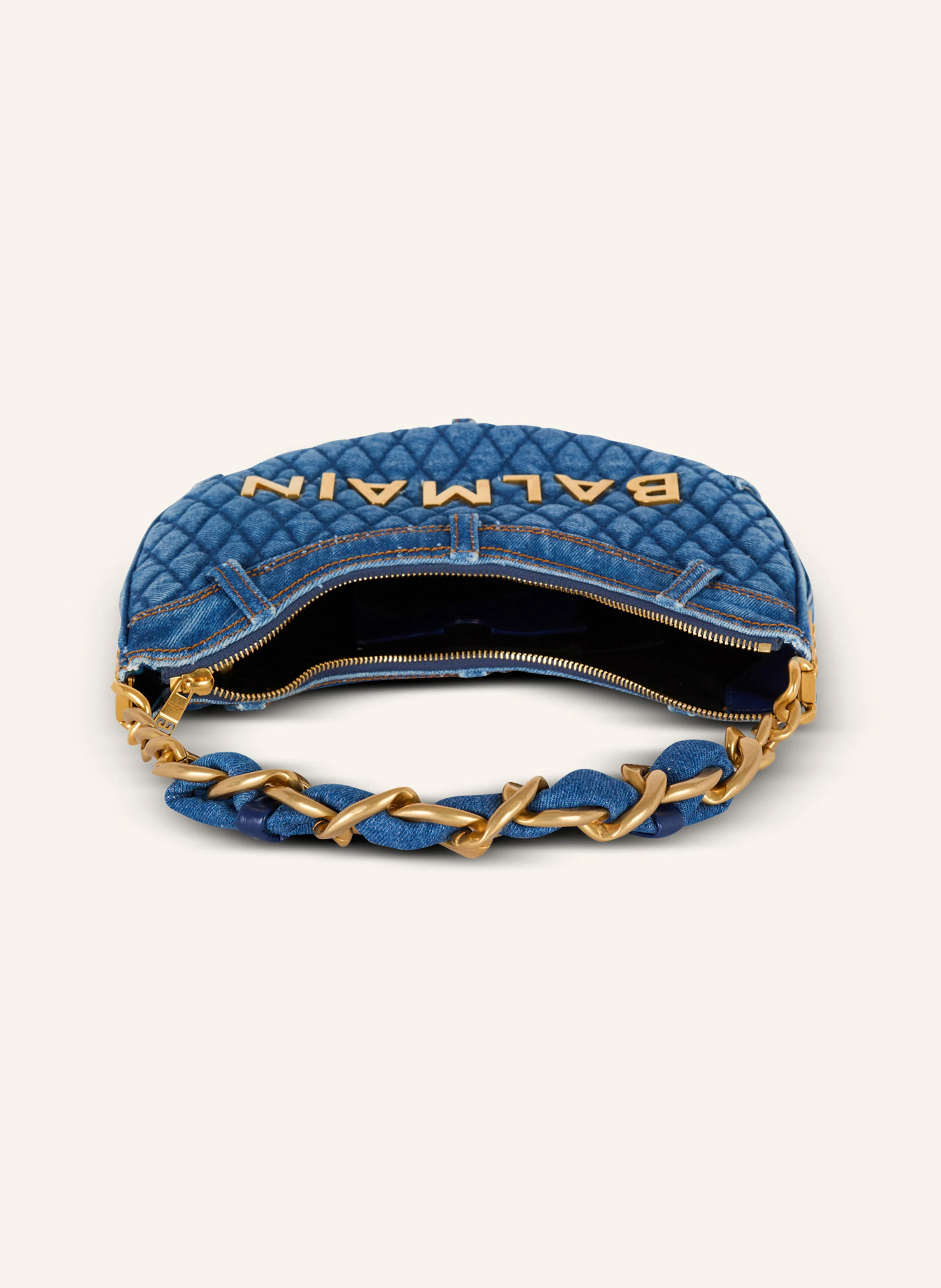 BALMAIN Tasche 1945 Soft Moon aus gestepptem Denim mit Diamond-Muster