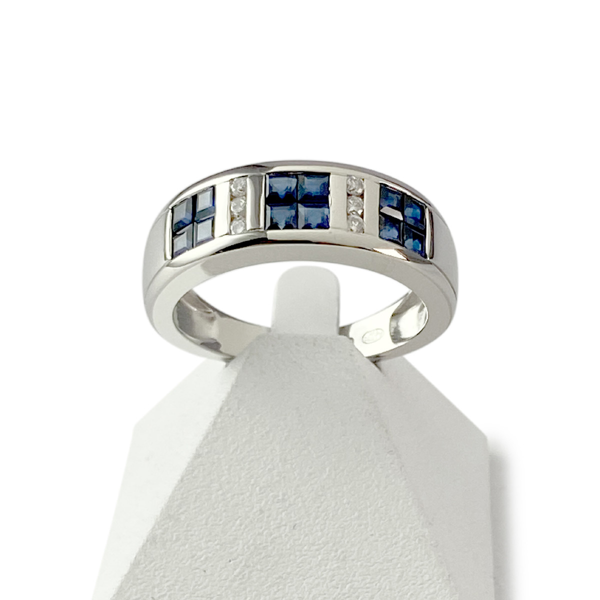 Bague d'occasion or 750 blanc saphirs et diamants