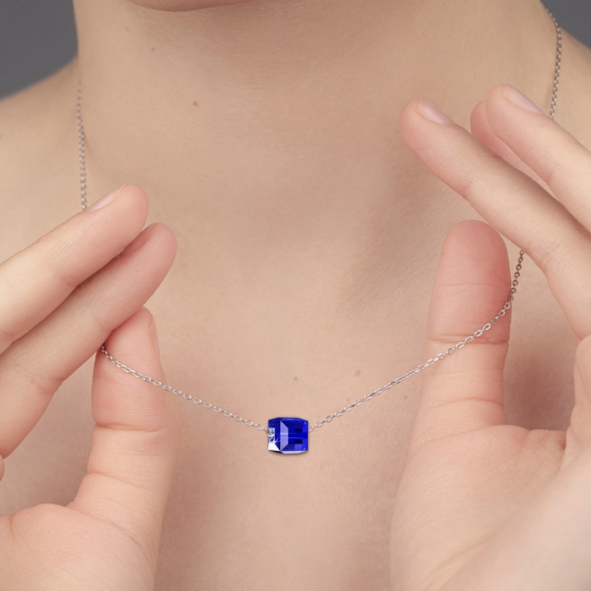 Collier orné de Cristaux scintillants SC Crystal
