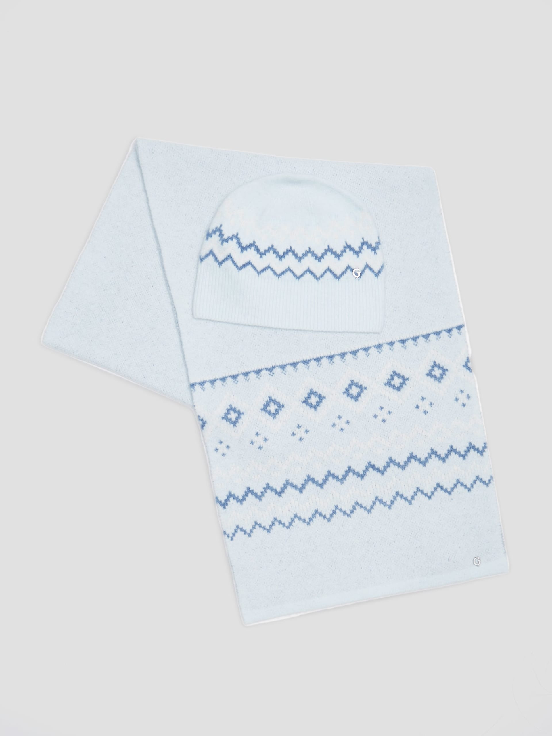 Conjunto de gorro e cachecol em jacquard