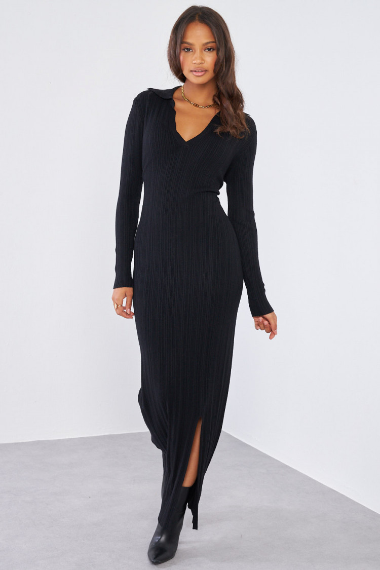 Robe pull noire à col à rabats texturée