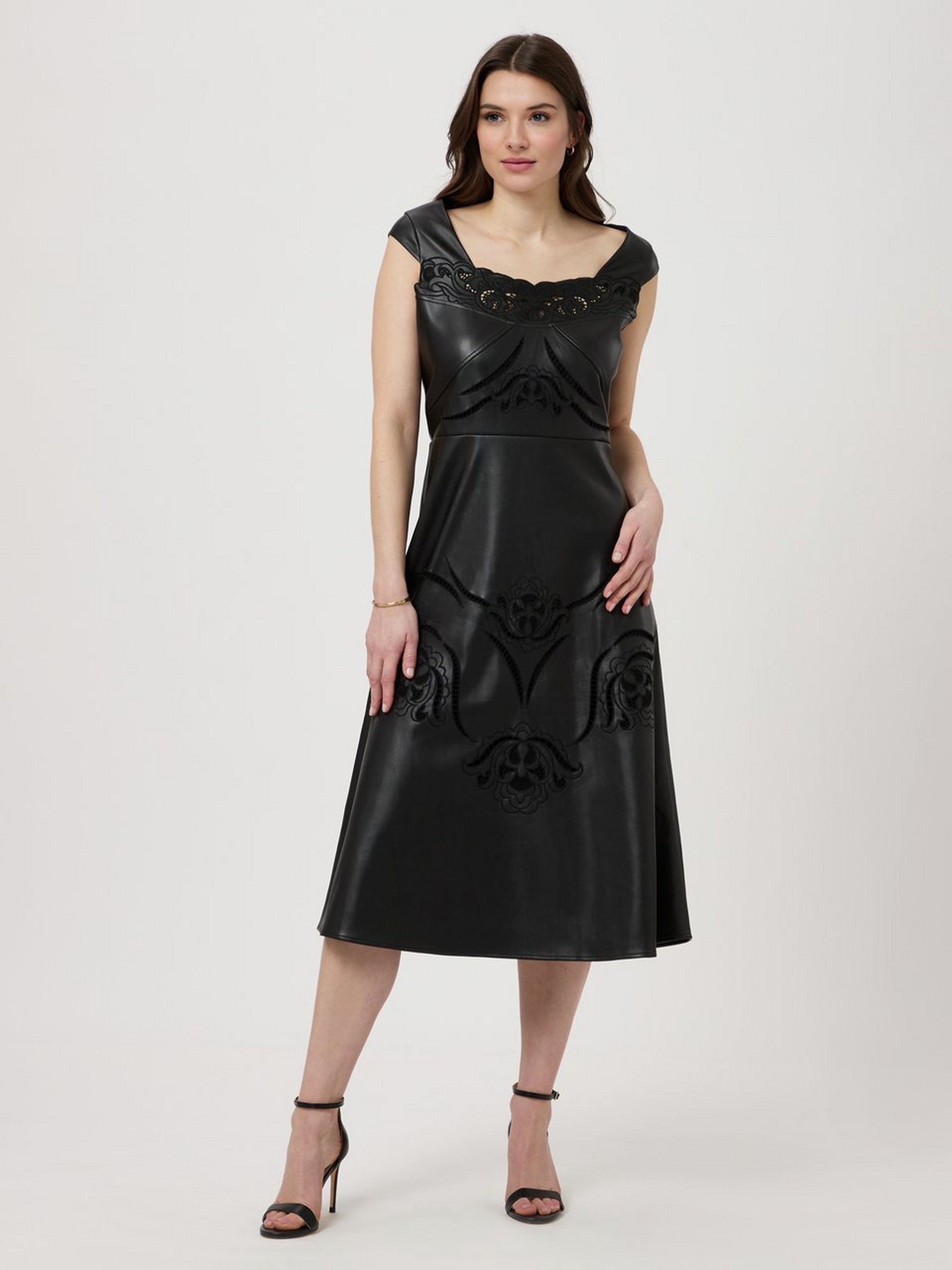 Träger-Kleid