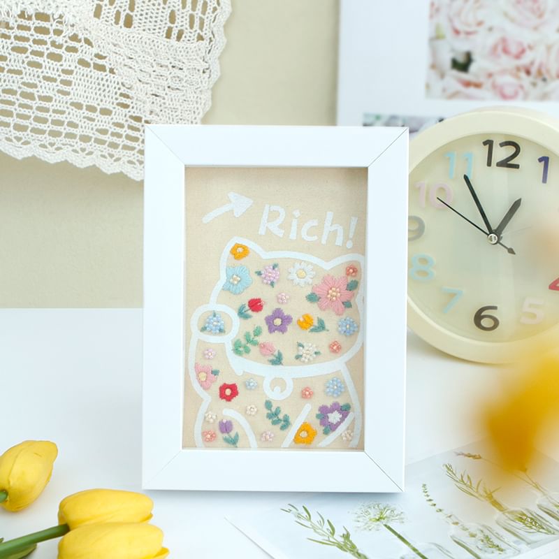 Embroidery Kingdom - DIY borduurpakket met frame-ornamenten (verschillende ontwerpen)