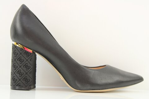 Guess Pumps