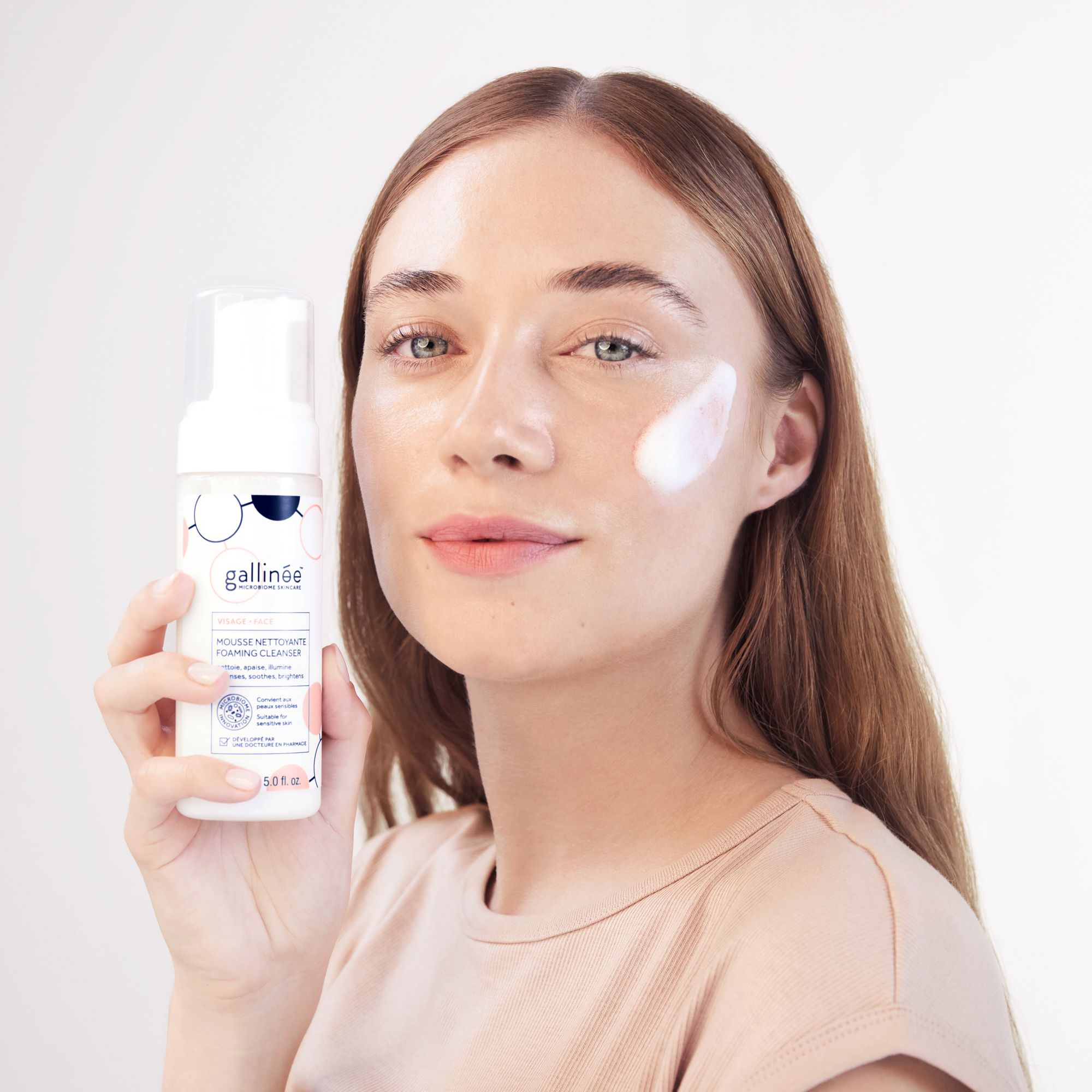 Gallinée Face Foaming Cleanser - sanfter Reinigungsschaum mit feuchtigkeitsspendenden und hautbarrierestärkenden Eigenschaften - auch für zu Ekzemen neigende Haut geeignet