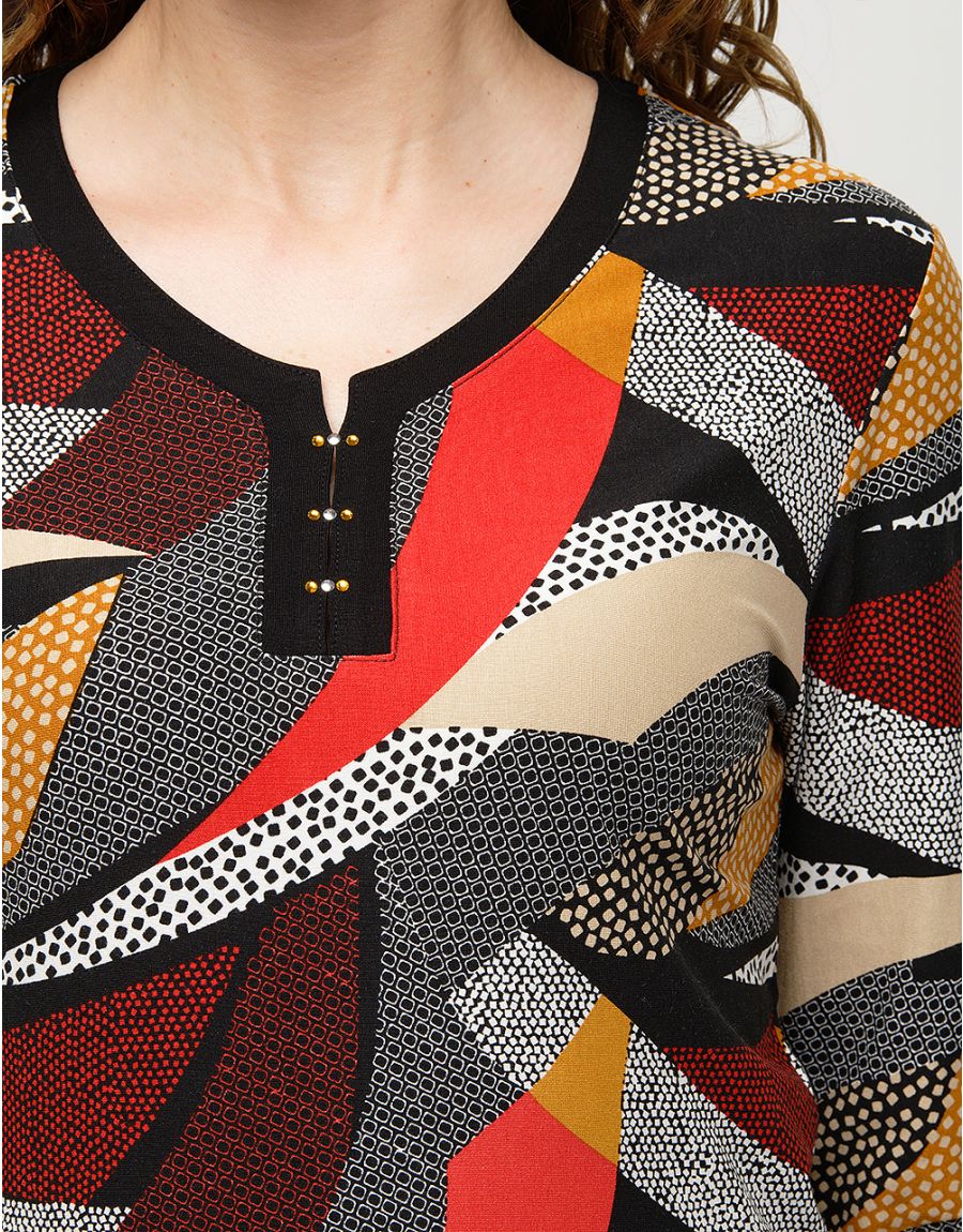 T-shirt gris rouge motifs