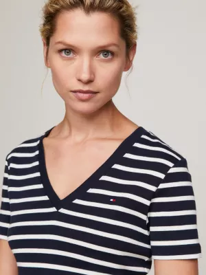 Camiseta Slim Fit com Decote em V e Textura Canelada
