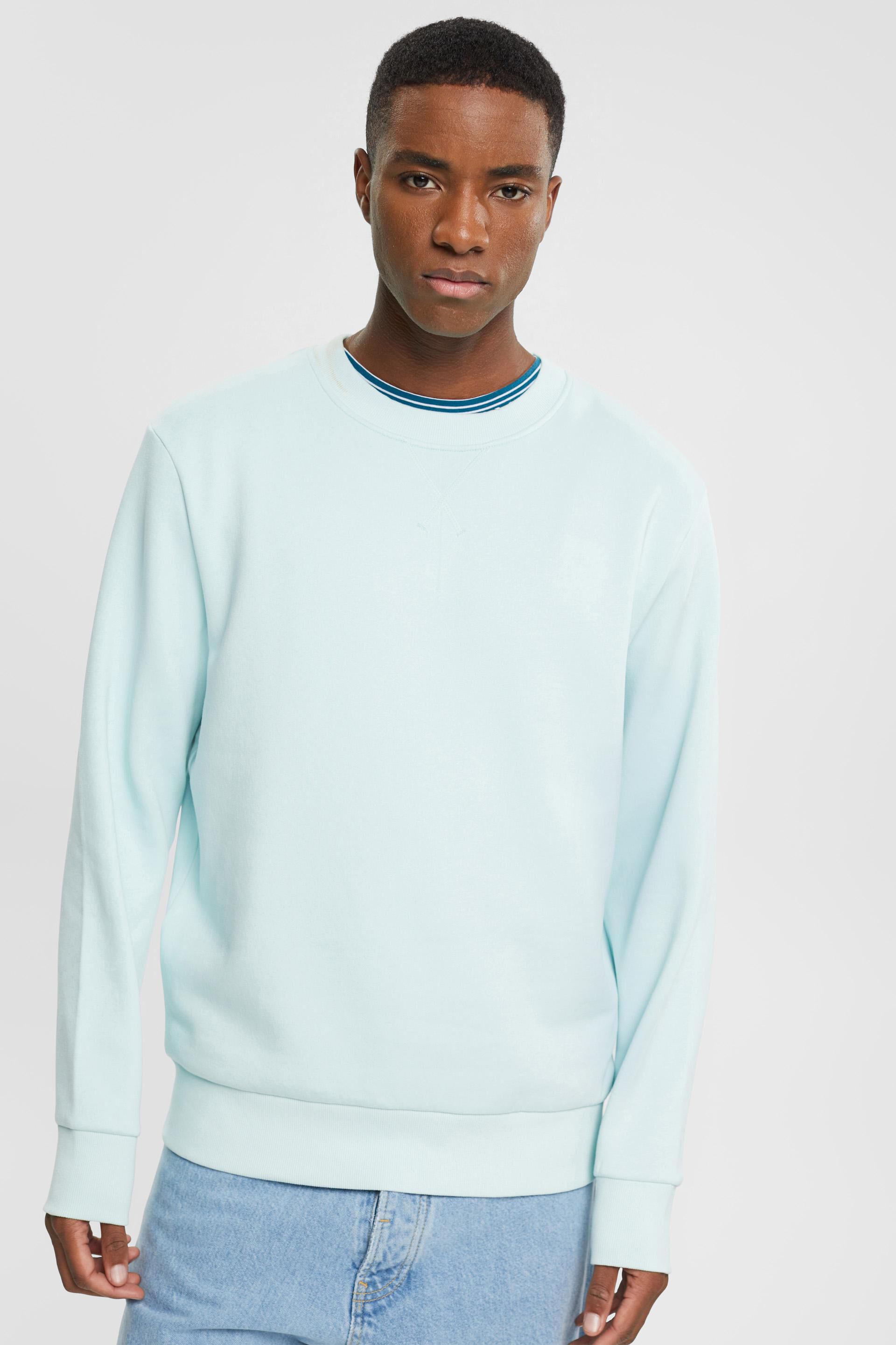 En matière recyclée le sweat-shirt unicolore