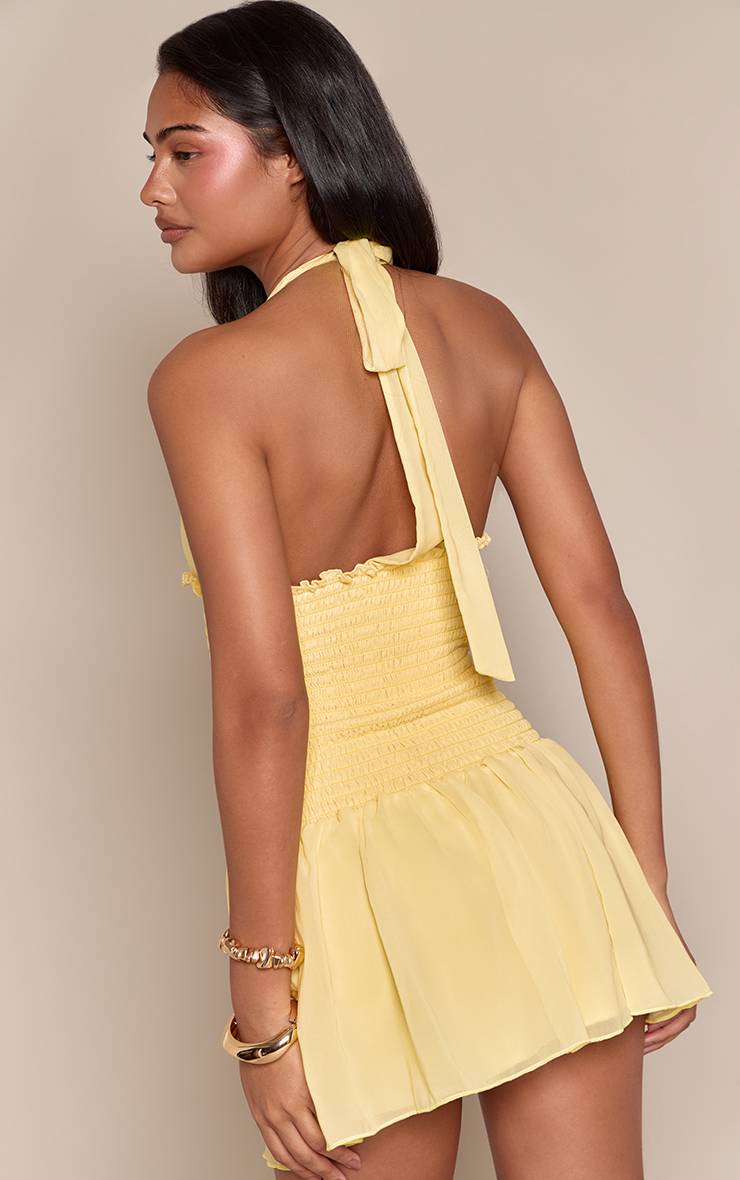 Citron Robe Courte En Mousseline À Encolure Américaine Et Buste Froncé