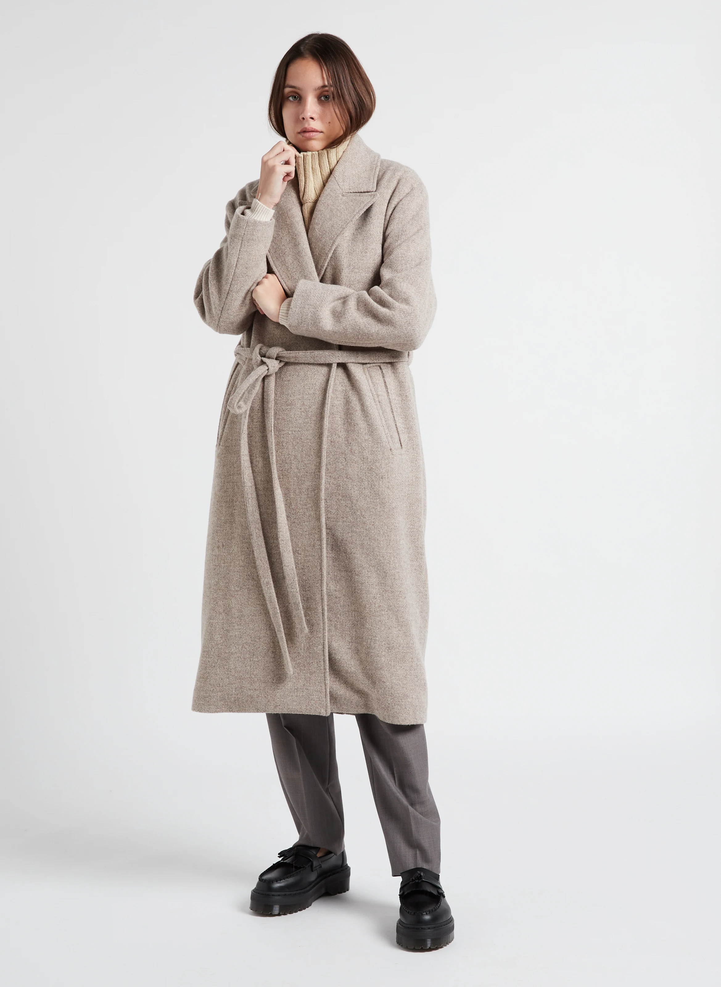 ARTHUS - Manteau col tailleur ceinturé en laine| Beige