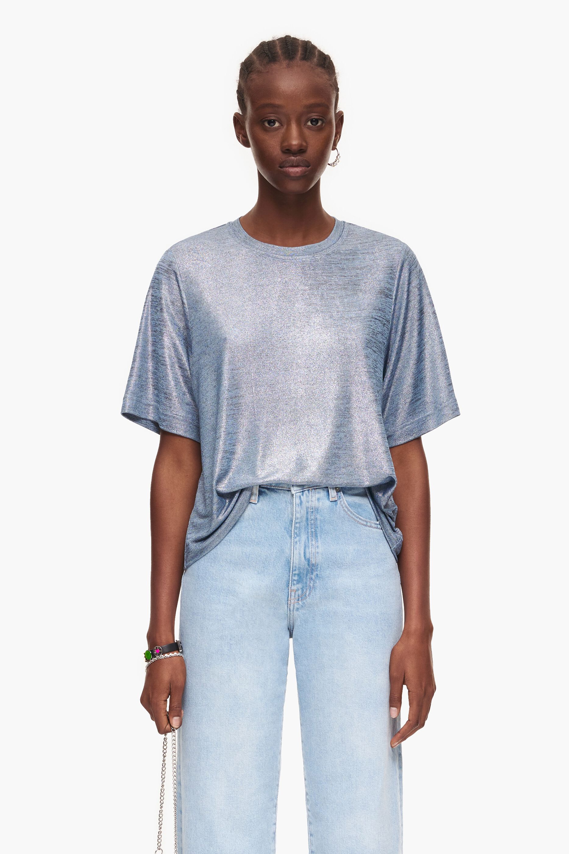 camiseta cropped fluida azul metalizada
